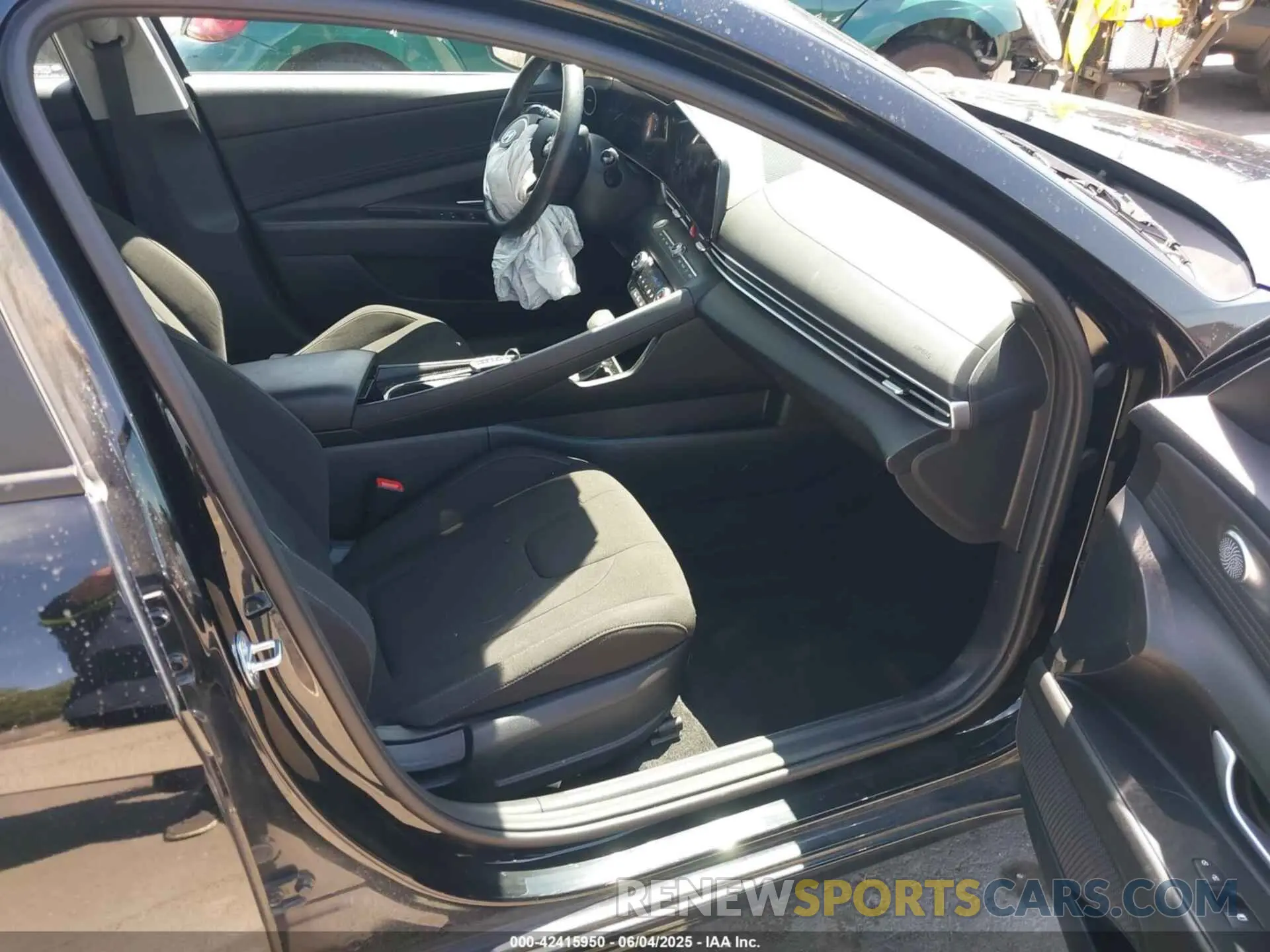 5 Photograph of a damaged car KMHLS4AG5PU568821 HYUNDAI ELANTRA 2023