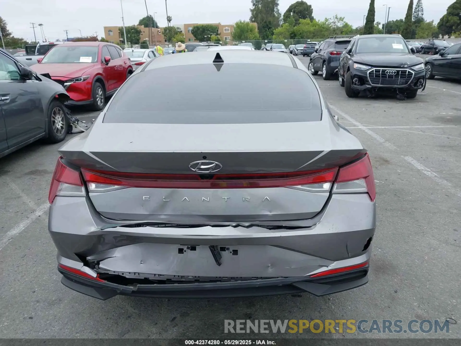 16 Photograph of a damaged car KMHLS4AG5PU609271 HYUNDAI ELANTRA 2023