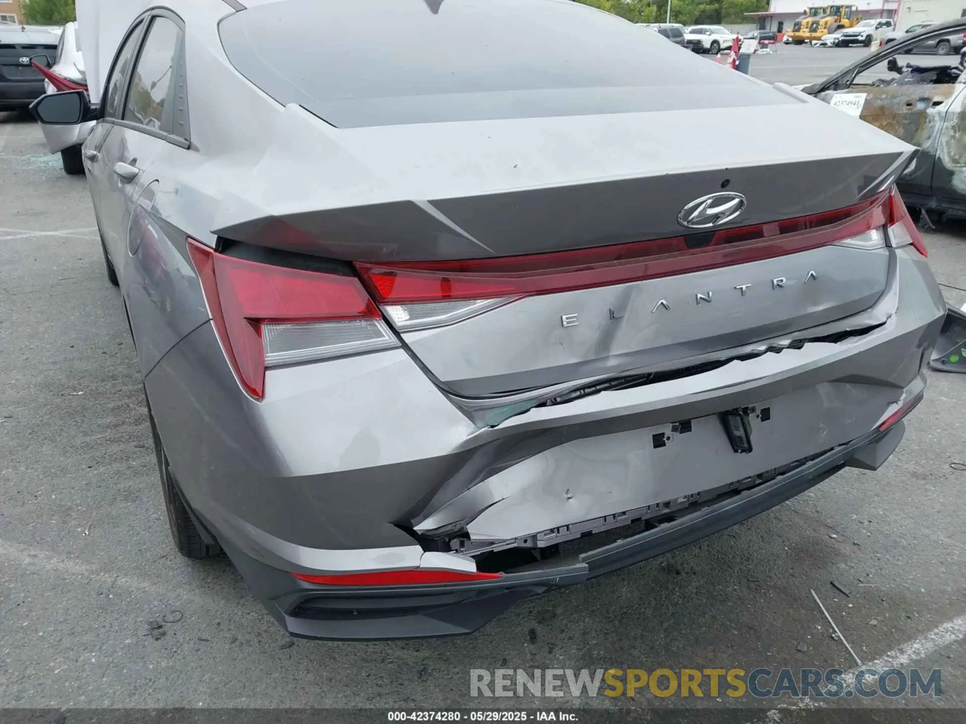 6 Photograph of a damaged car KMHLS4AG5PU609271 HYUNDAI ELANTRA 2023