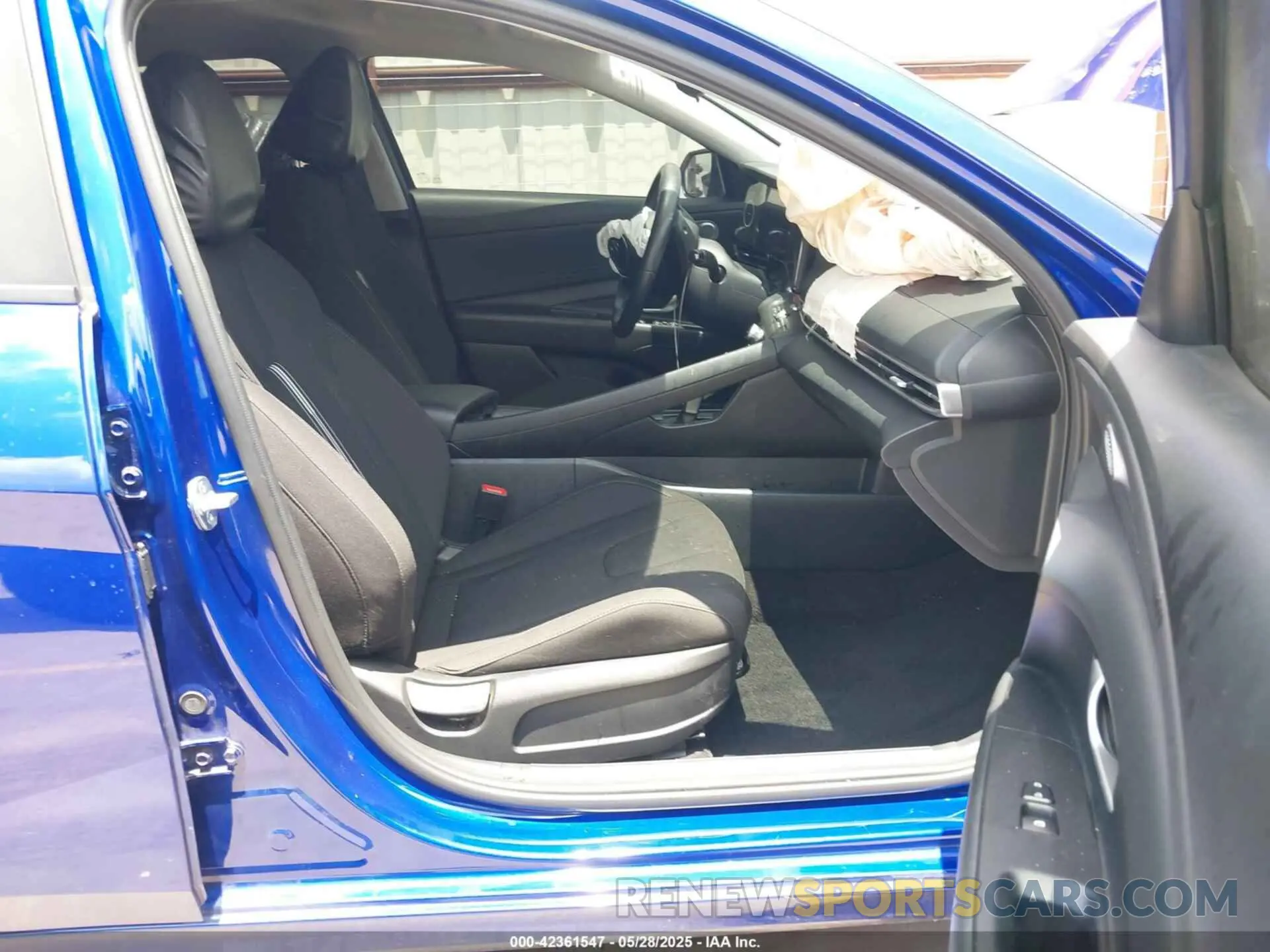 5 Photograph of a damaged car KMHLS4AG5PU630959 HYUNDAI ELANTRA 2023