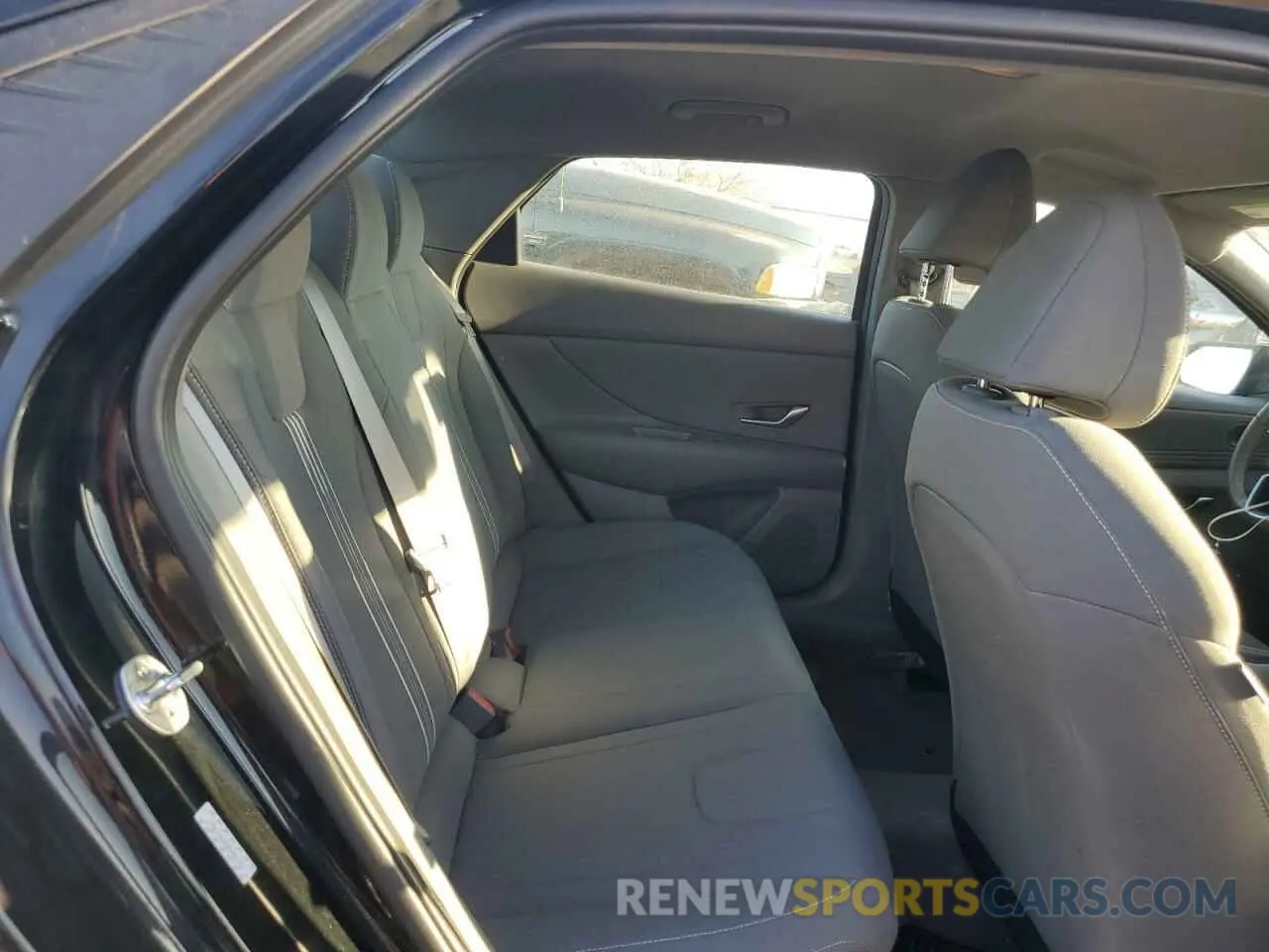 10 Photograph of a damaged car KMHLS4AG6PU401352 HYUNDAI ELANTRA 2023