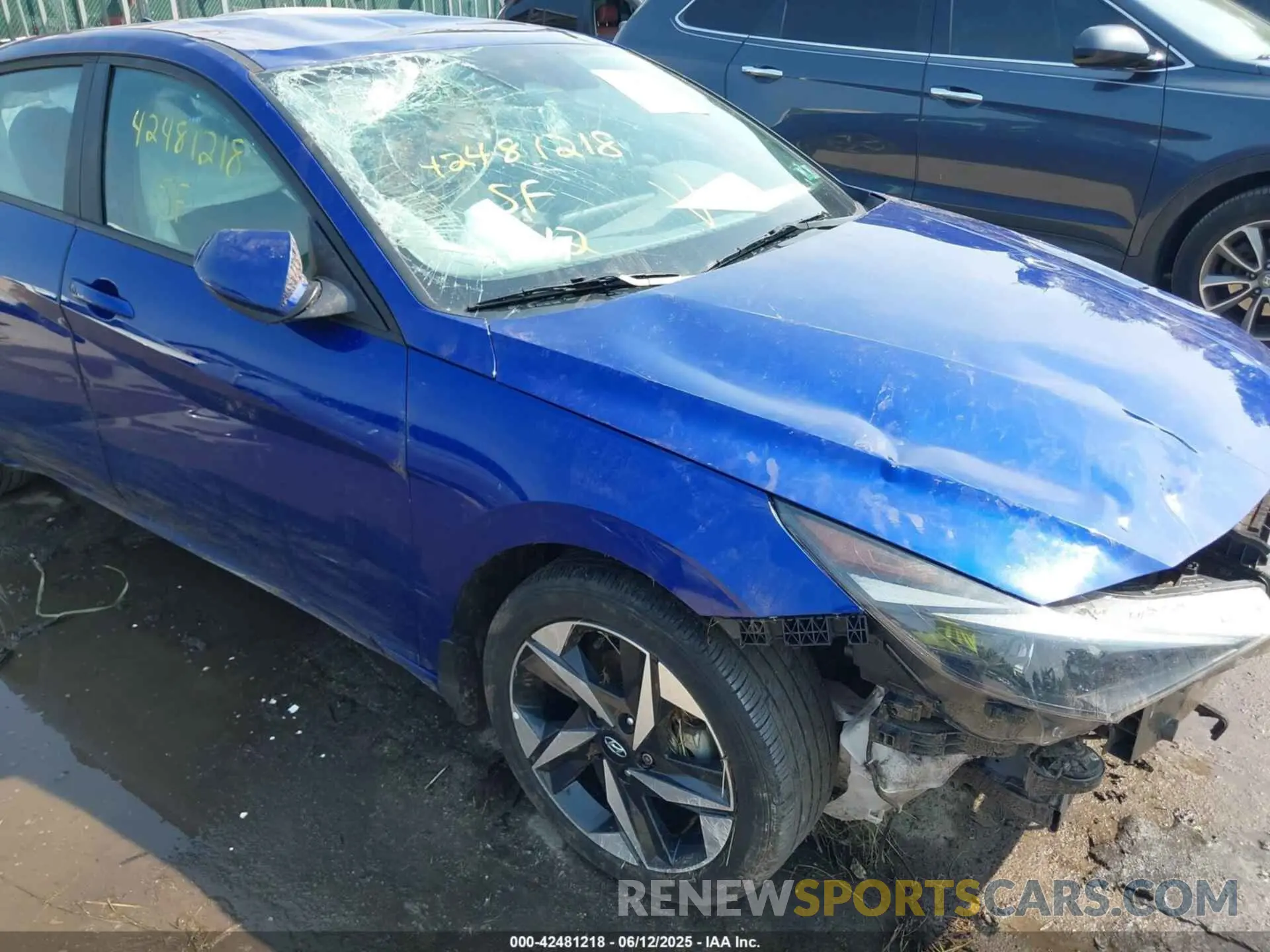 17 Photograph of a damaged car KMHLS4AG6PU528442 HYUNDAI ELANTRA 2023