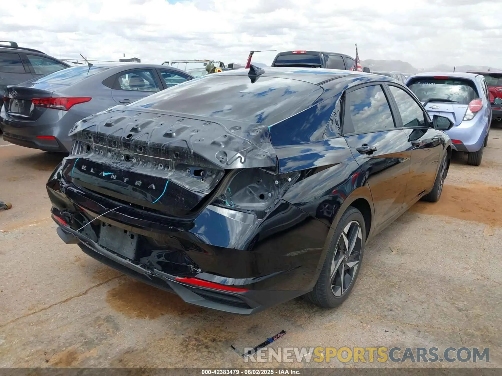 4 Photograph of a damaged car KMHLS4AG6PU569458 HYUNDAI ELANTRA 2023