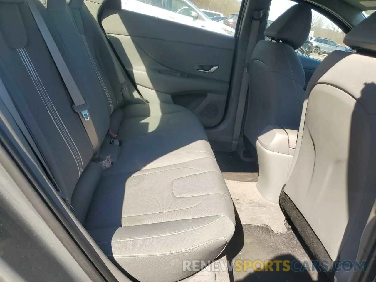 10 Photograph of a damaged car KMHLS4AG6PU572022 HYUNDAI ELANTRA 2023