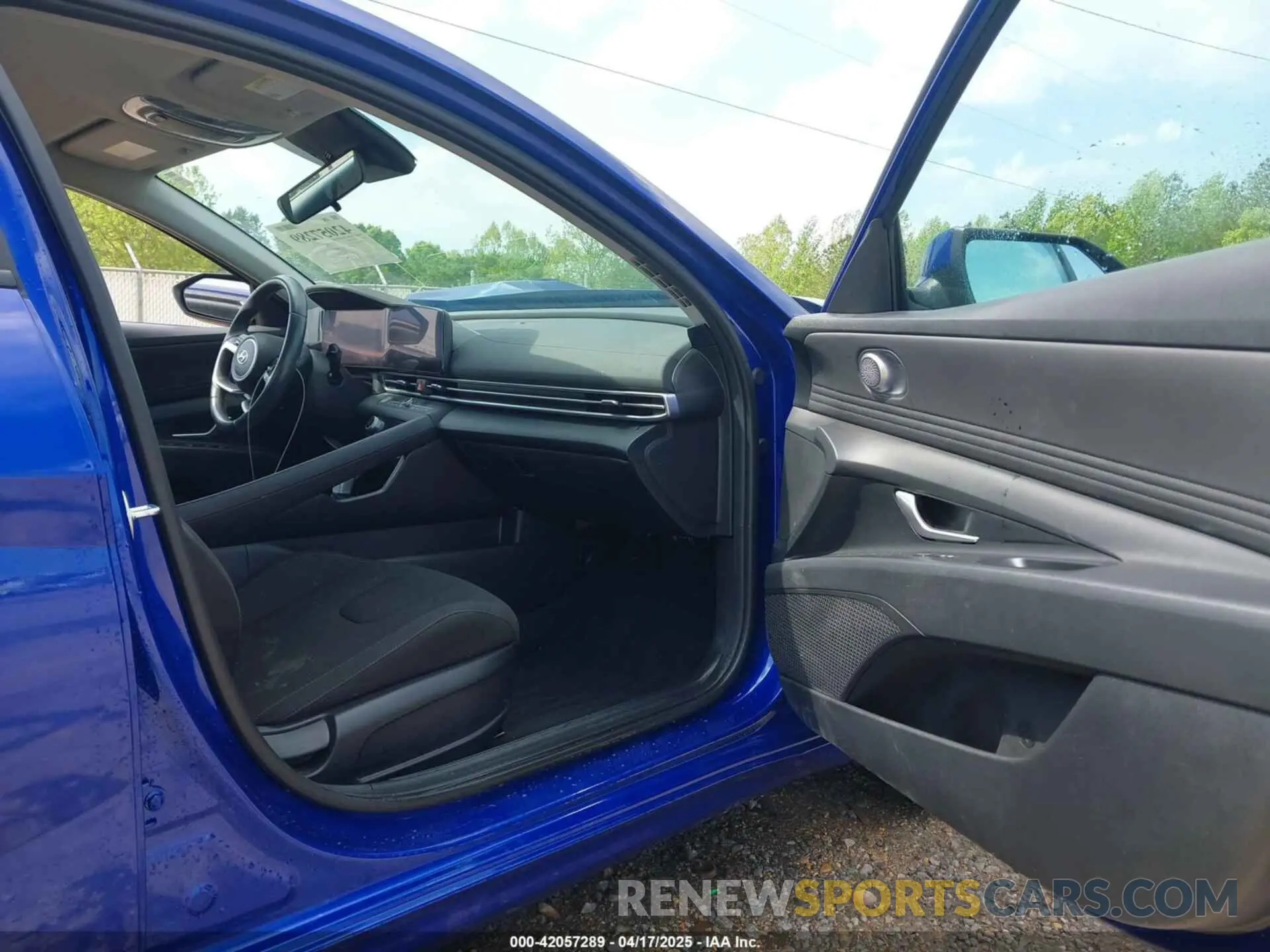5 Photograph of a damaged car KMHLS4AG6PU587782 HYUNDAI ELANTRA 2023