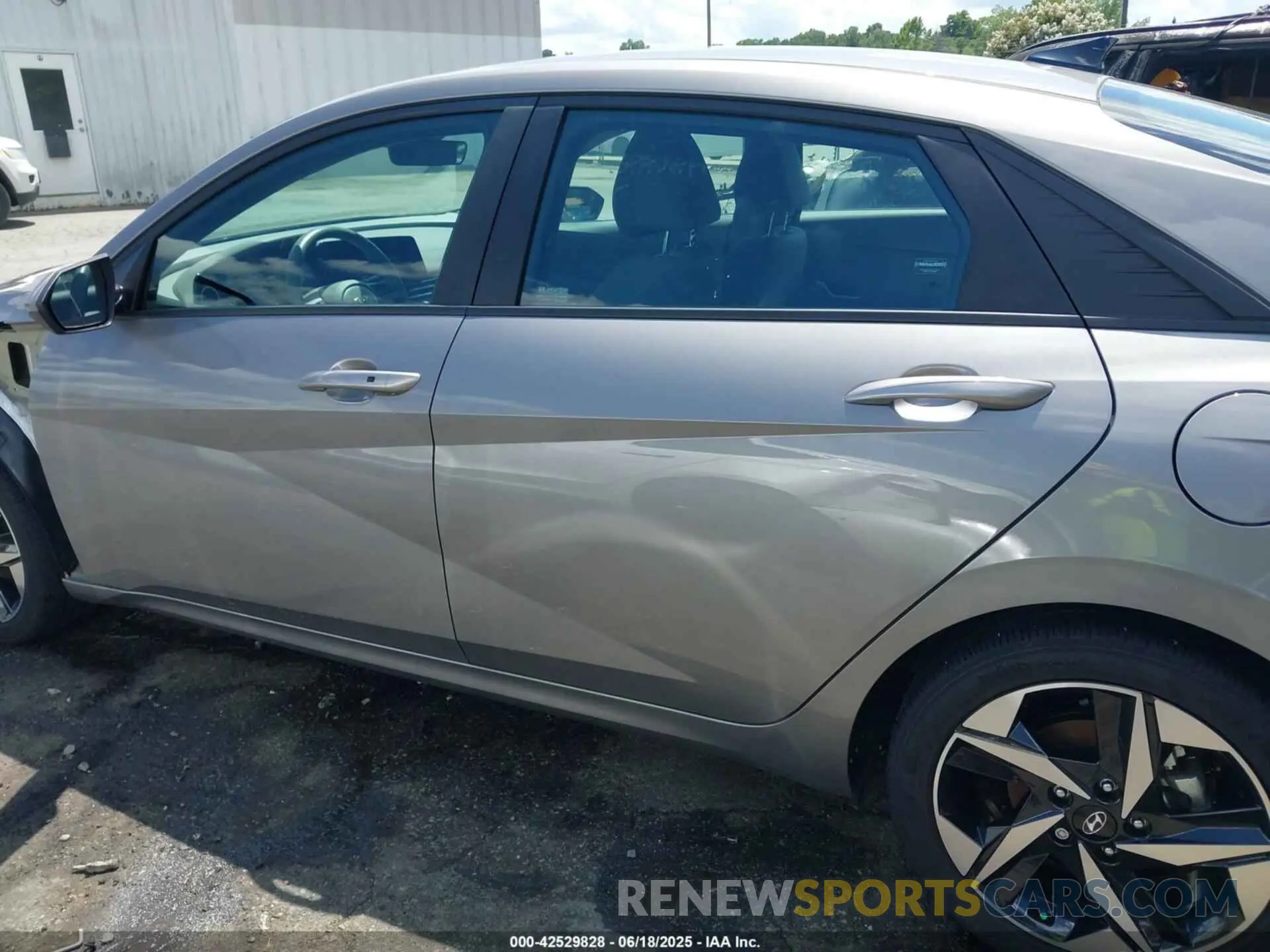 14 Photograph of a damaged car KMHLS4AG6PU592559 HYUNDAI ELANTRA 2023