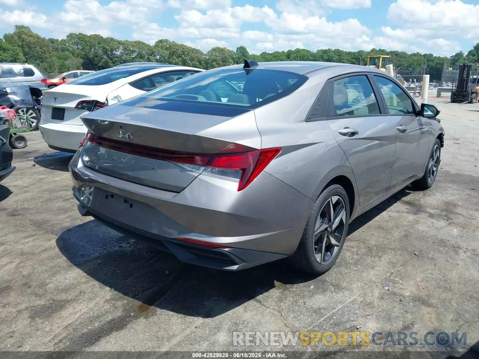 4 Photograph of a damaged car KMHLS4AG6PU592559 HYUNDAI ELANTRA 2023