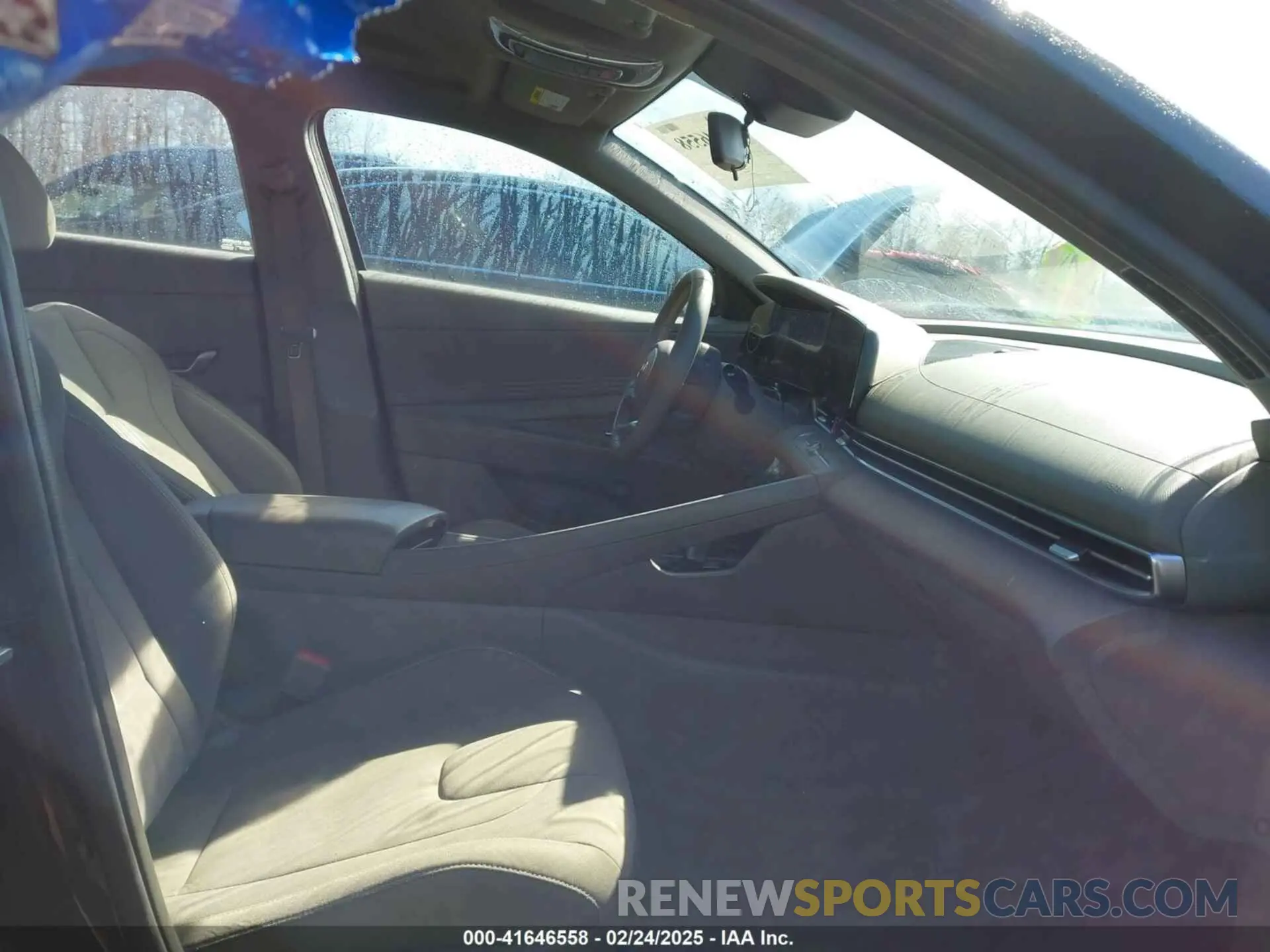 5 Photograph of a damaged car KMHLS4AG7PU430939 HYUNDAI ELANTRA 2023