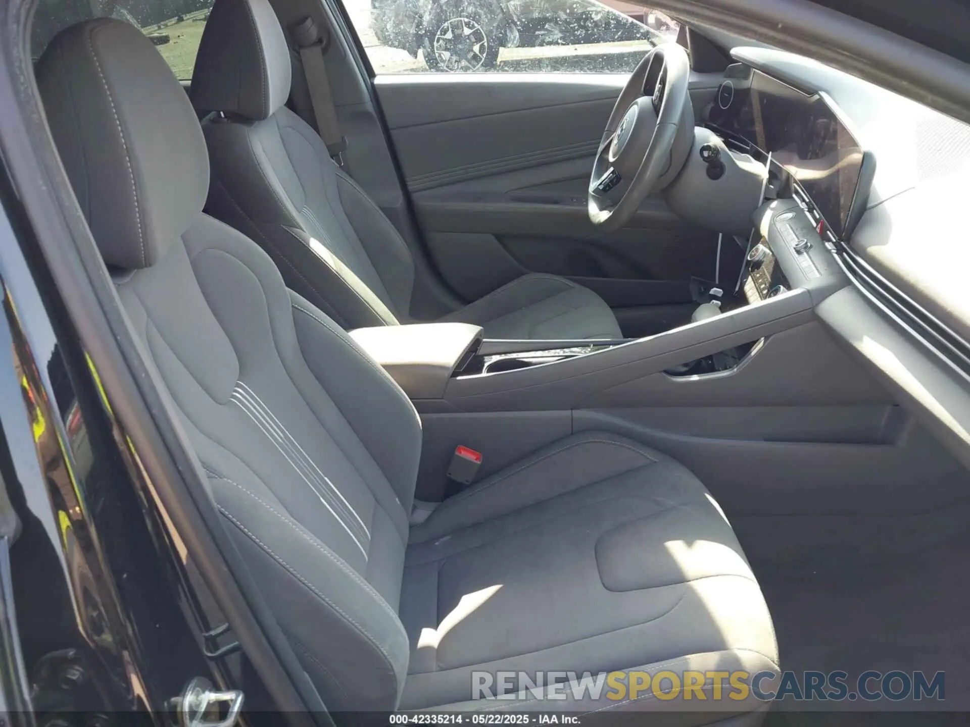 5 Photograph of a damaged car KMHLS4AG7PU436031 HYUNDAI ELANTRA 2023
