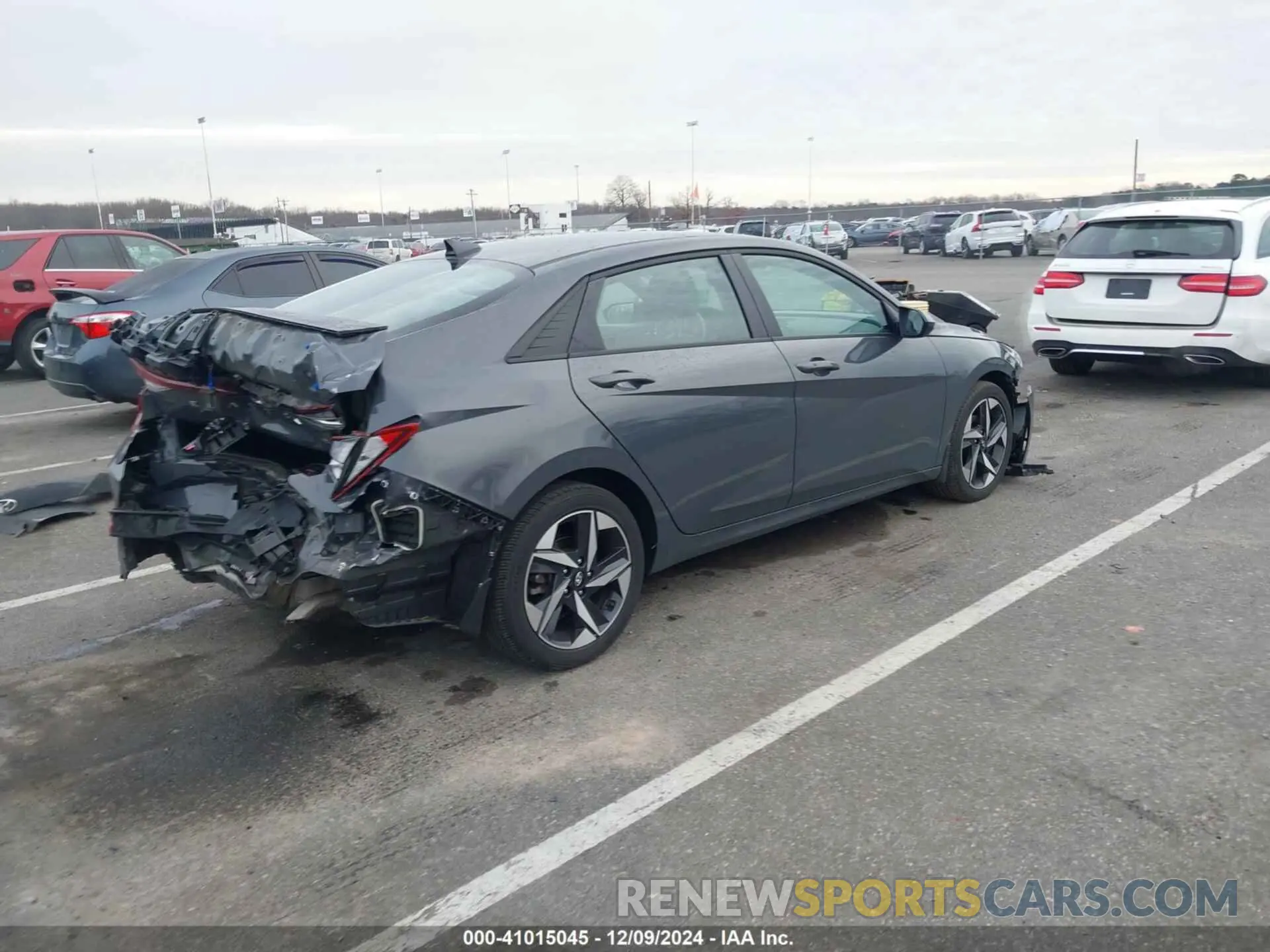 4 Photograph of a damaged car KMHLS4AG7PU574863 HYUNDAI ELANTRA 2023