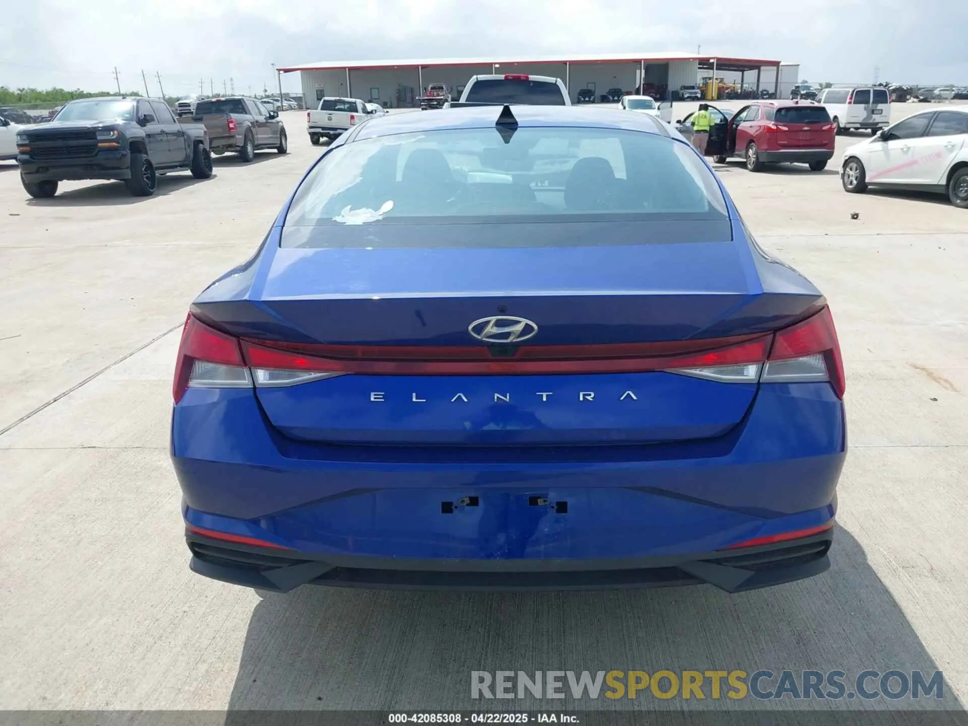 17 Photograph of a damaged car KMHLS4AG8PU625657 HYUNDAI ELANTRA 2023