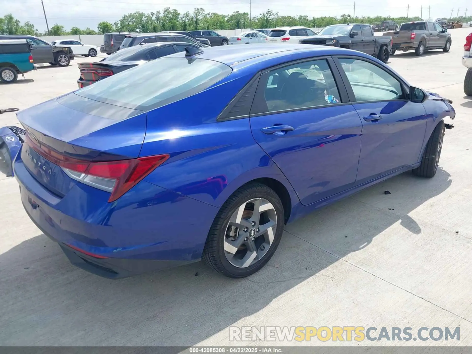 4 Photograph of a damaged car KMHLS4AG8PU625657 HYUNDAI ELANTRA 2023
