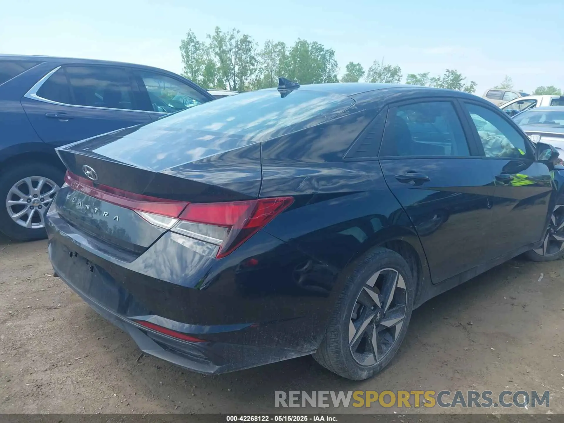 4 Photograph of a damaged car KMHLS4AG9PU517032 HYUNDAI ELANTRA 2023