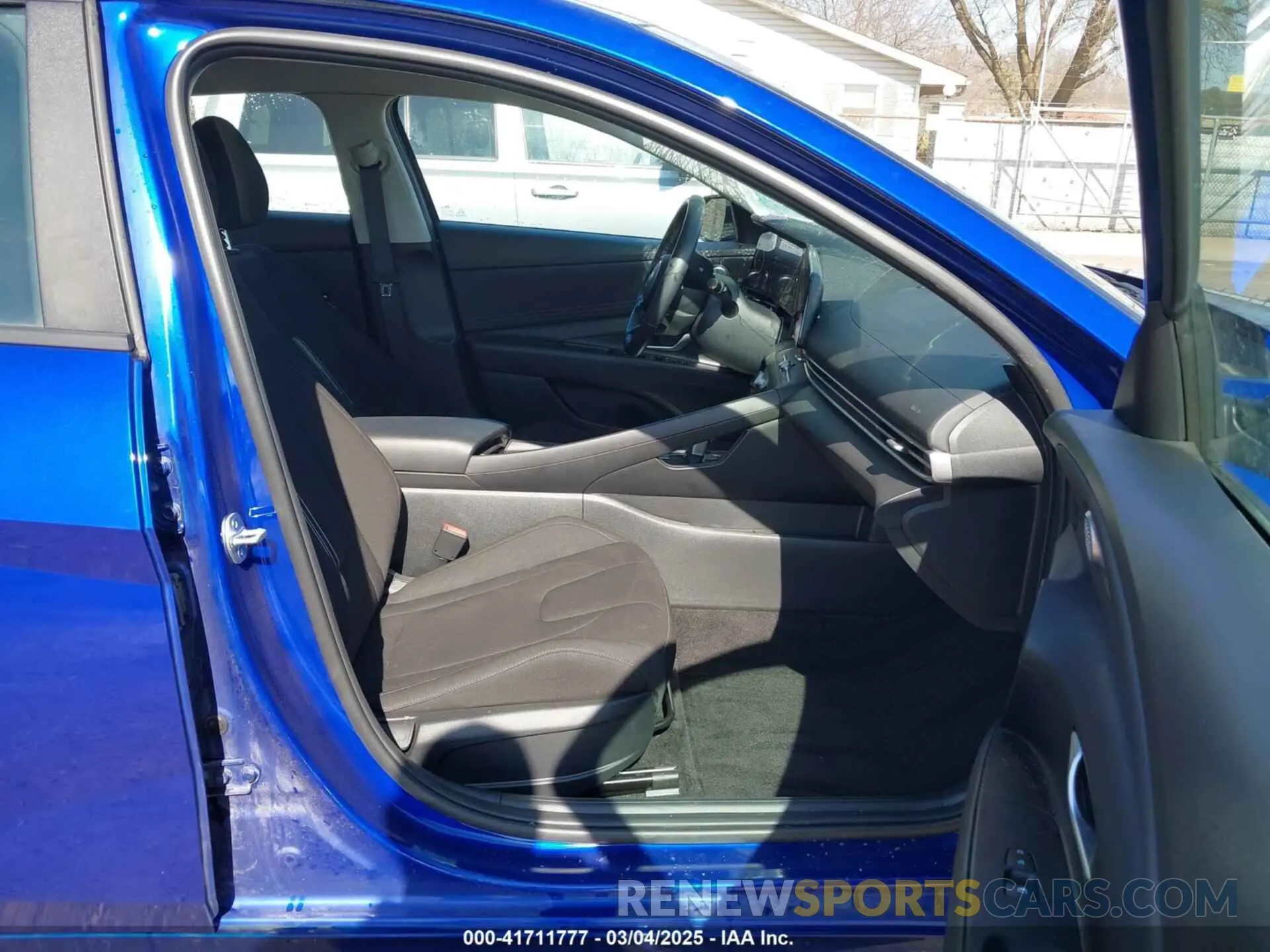 5 Photograph of a damaged car KMHLS4AG9PU569759 HYUNDAI ELANTRA 2023
