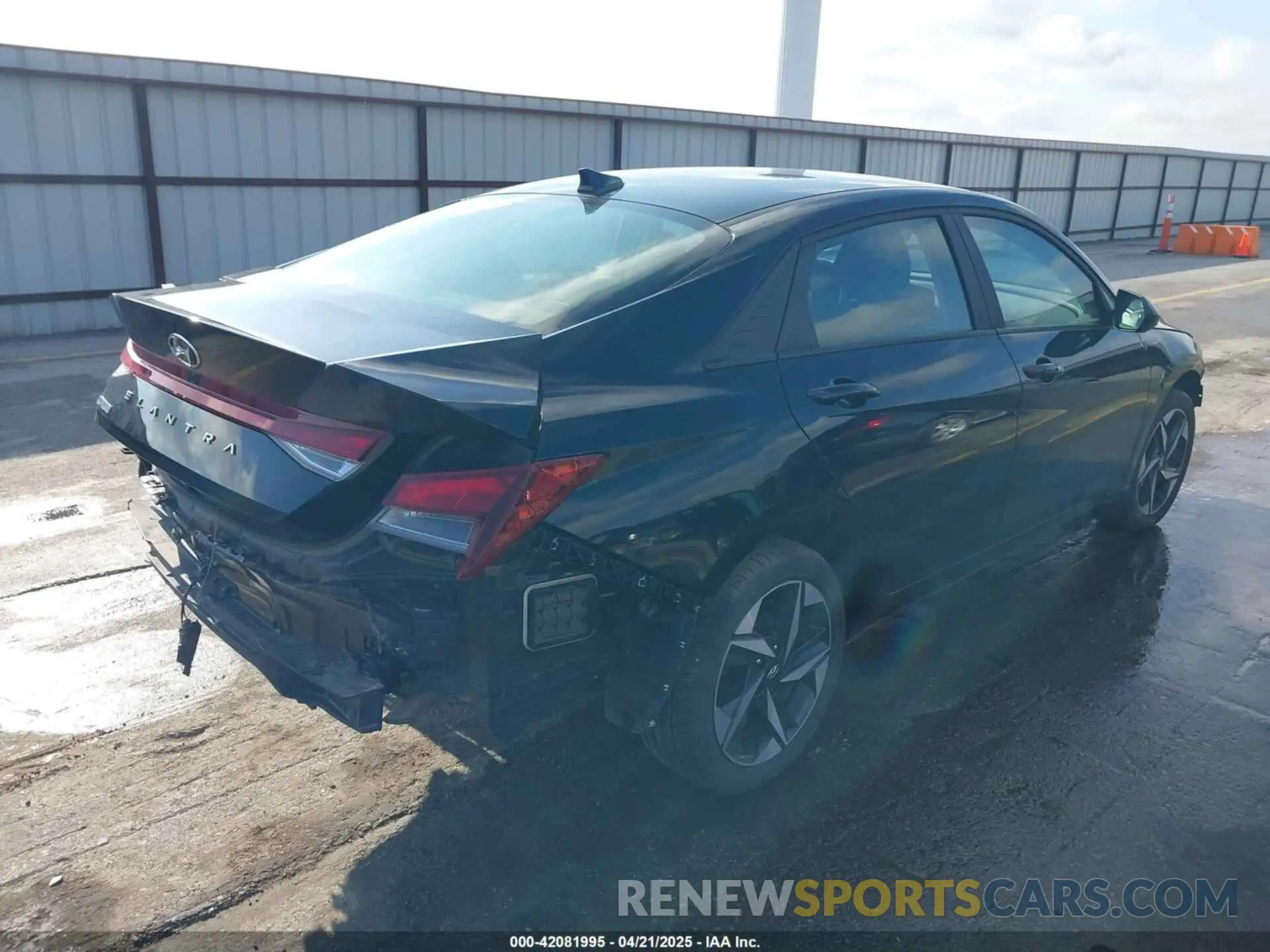 4 Photograph of a damaged car KMHLS4AG9PU634139 HYUNDAI ELANTRA 2023