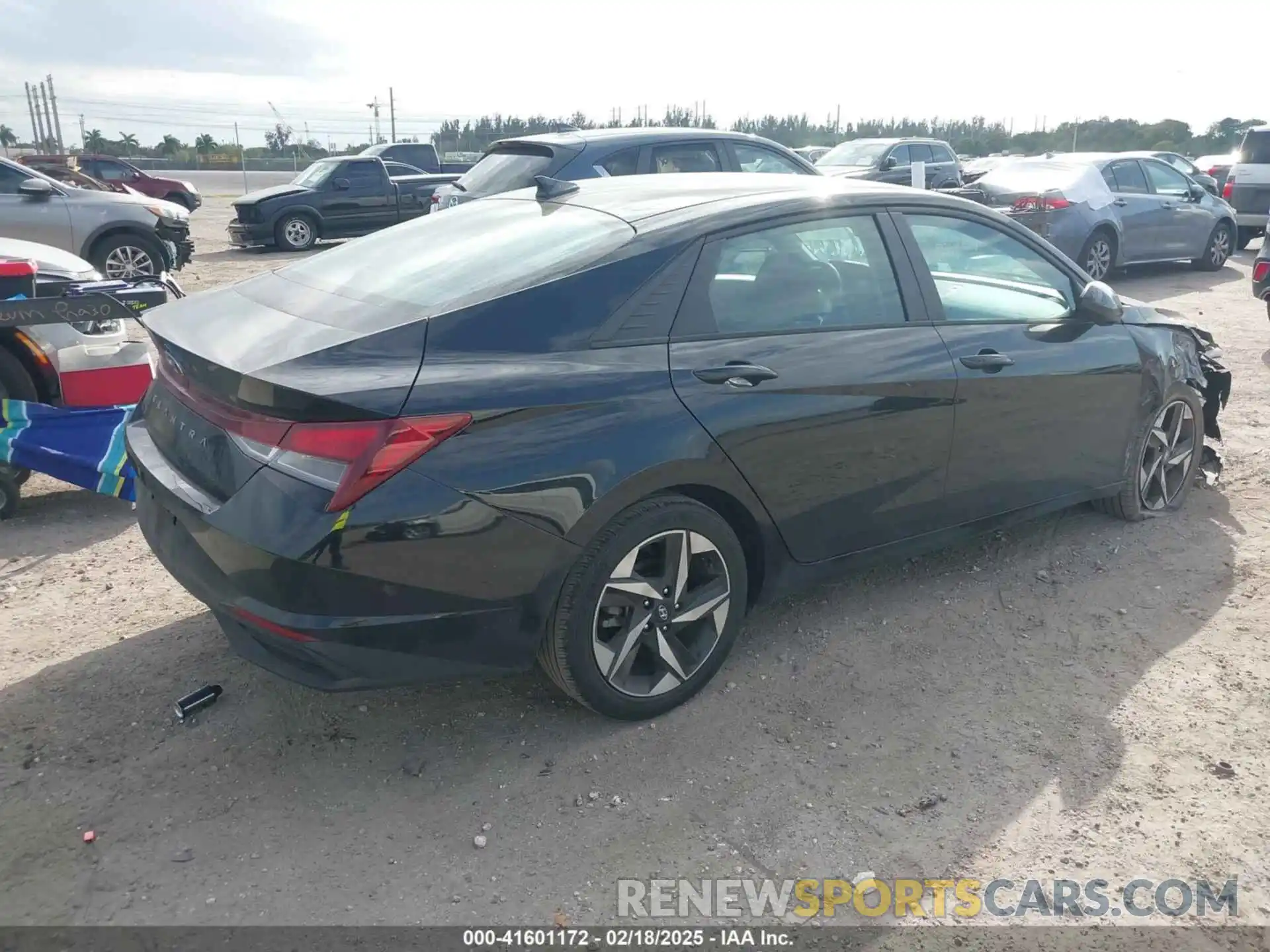 4 Photograph of a damaged car KMHLS4AGXPU386323 HYUNDAI ELANTRA 2023