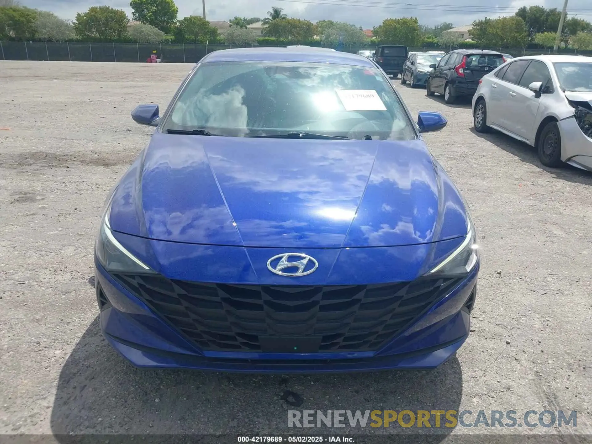 12 Photograph of a damaged car KMHLS4AGXPU485675 HYUNDAI ELANTRA 2023
