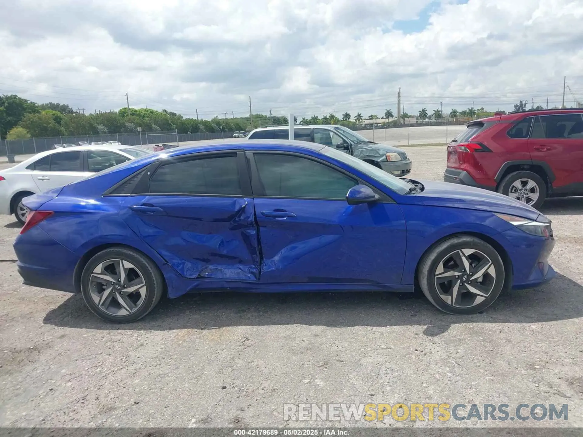 13 Photograph of a damaged car KMHLS4AGXPU485675 HYUNDAI ELANTRA 2023