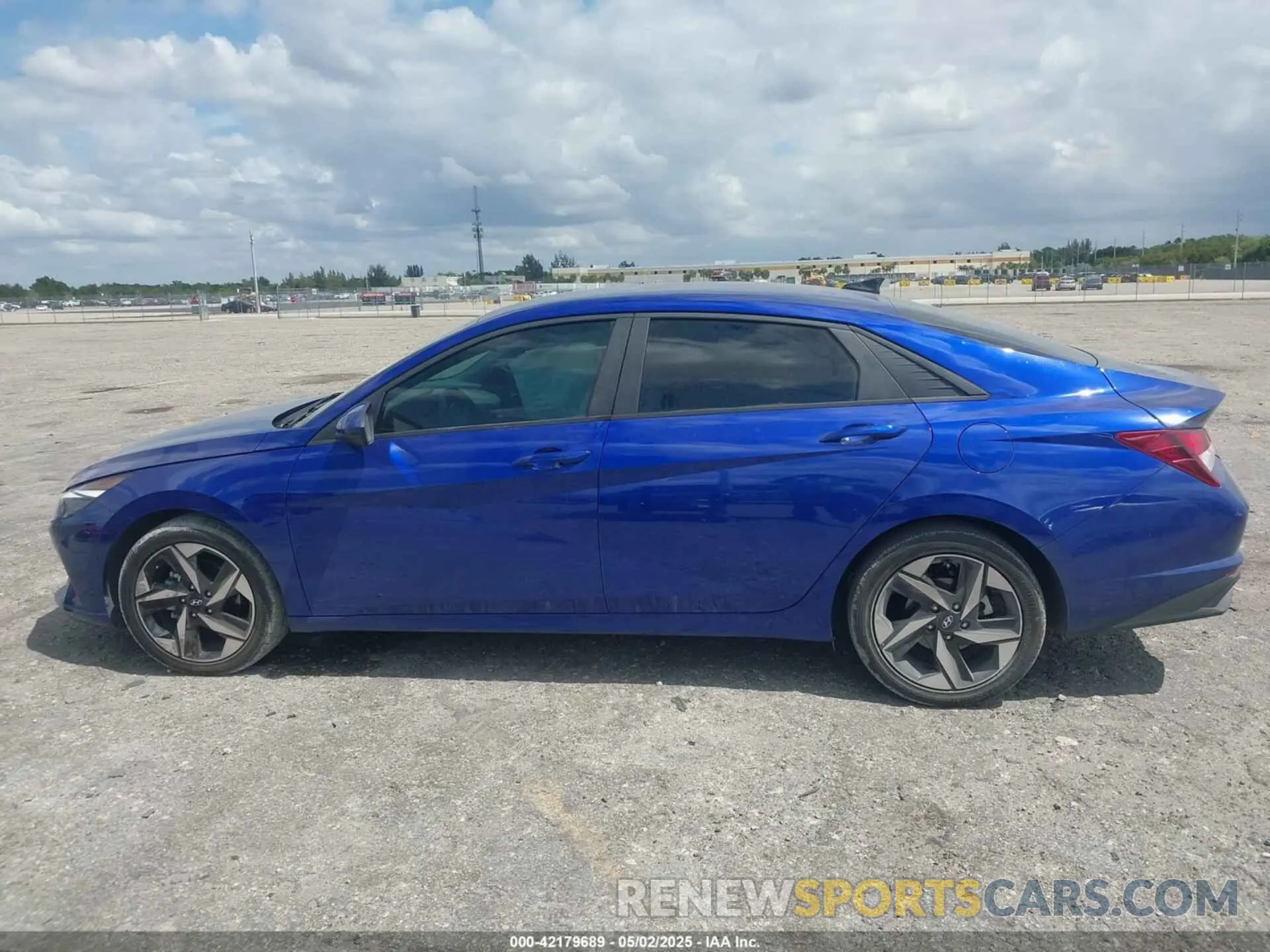 14 Photograph of a damaged car KMHLS4AGXPU485675 HYUNDAI ELANTRA 2023