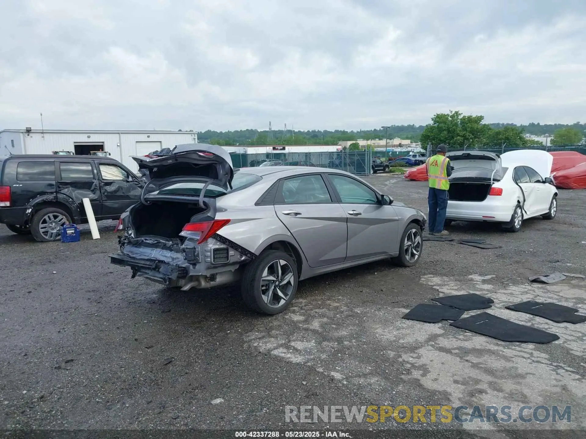 4 Photograph of a damaged car KMHLS4AGXPU611730 HYUNDAI ELANTRA 2023
