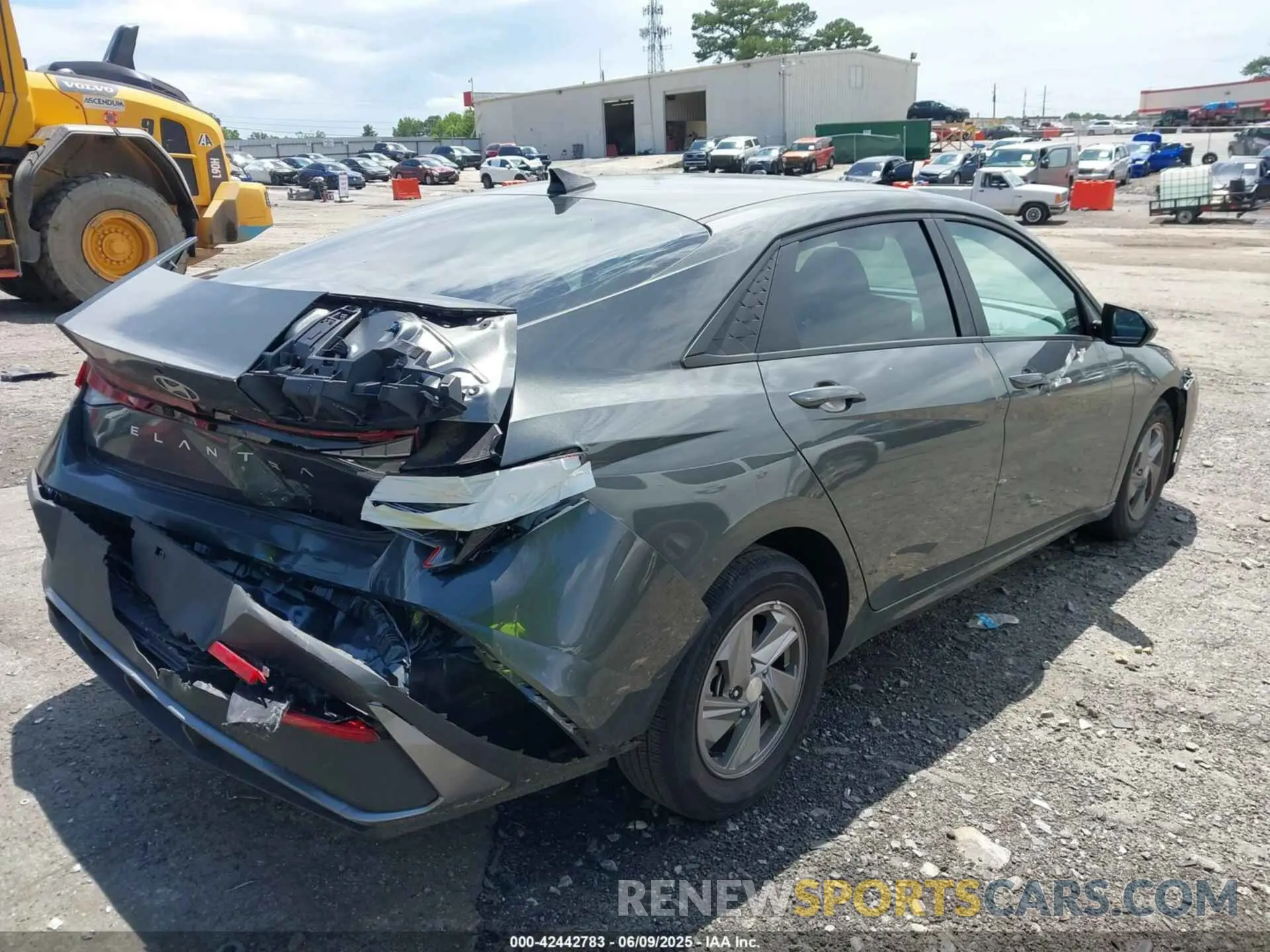 17 Photograph of a damaged car KMHLL4DG0RU758666 HYUNDAI ELANTRA 2024