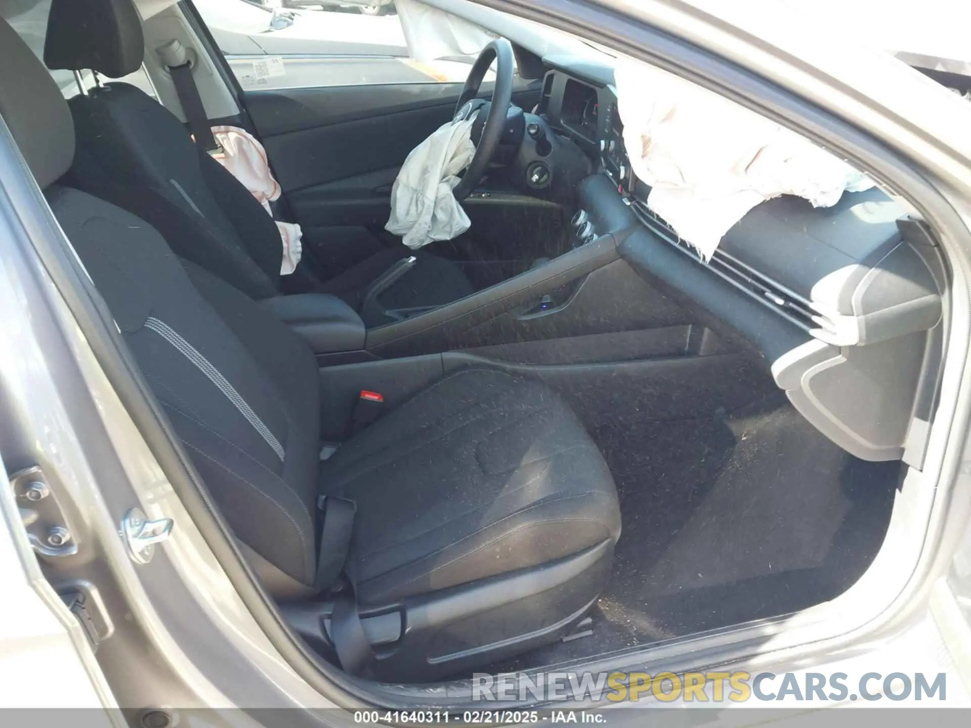 5 Photograph of a damaged car KMHLL4DG3RU723300 HYUNDAI ELANTRA 2024