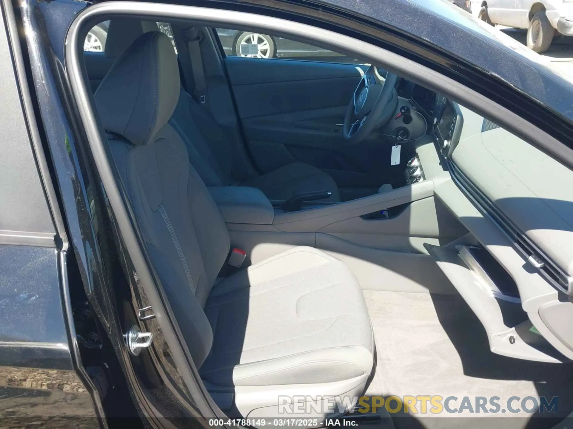 5 Photograph of a damaged car KMHLL4DG3RU772187 HYUNDAI ELANTRA 2024