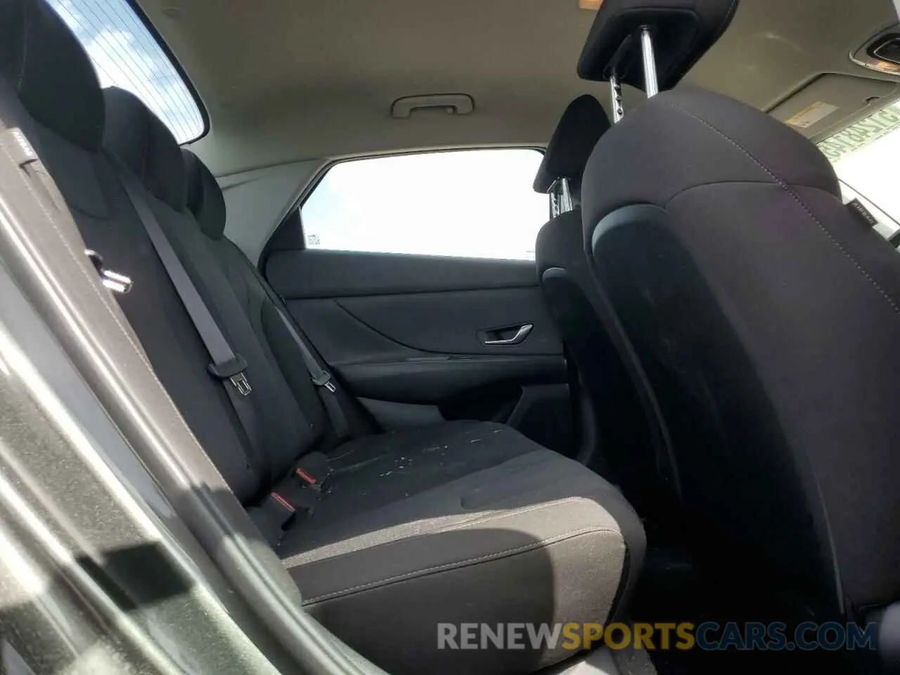 10 Photograph of a damaged car KMHLL4DG3RU797090 HYUNDAI ELANTRA 2024