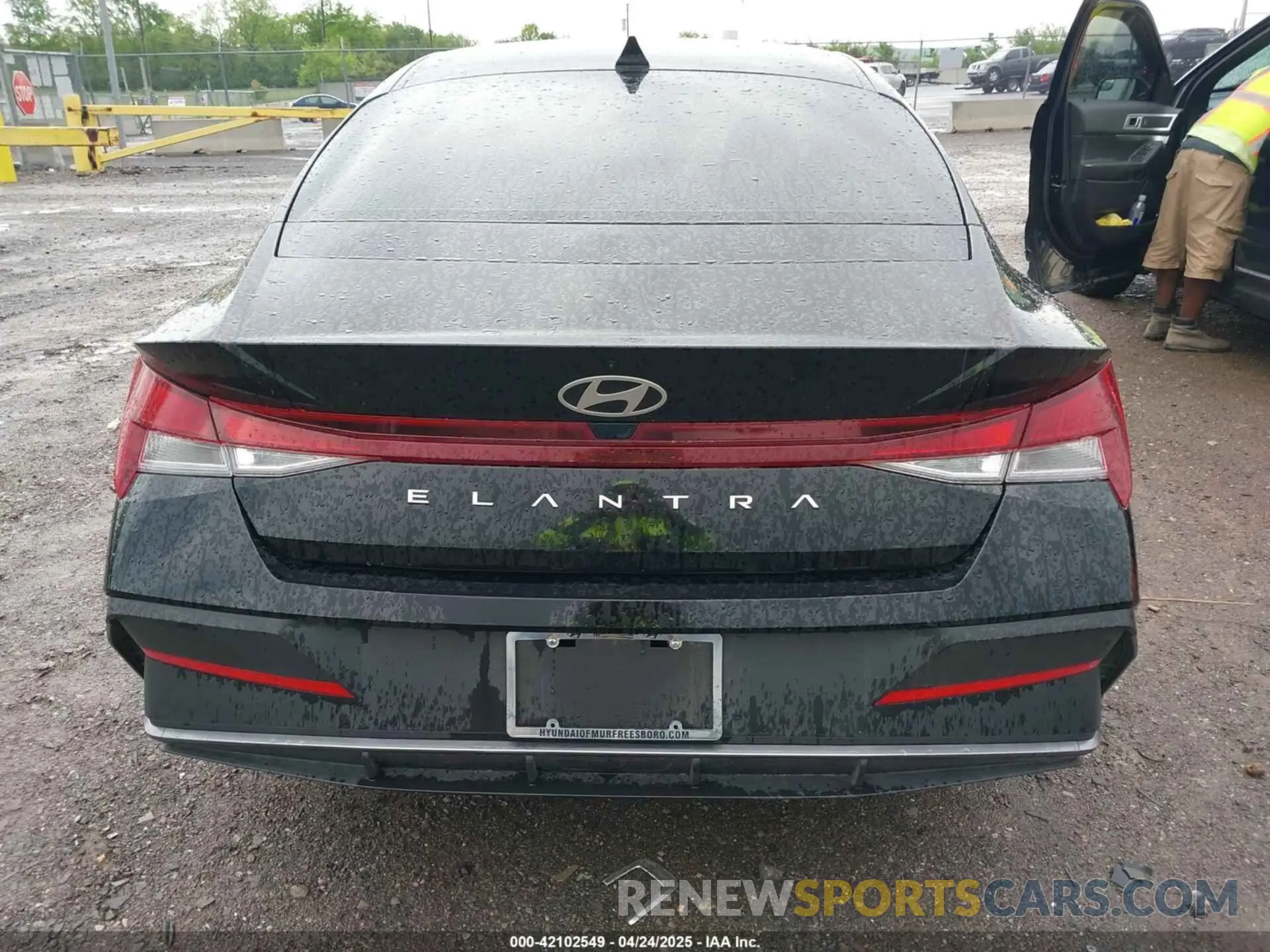 16 Photograph of a damaged car KMHLL4DG3RU829049 HYUNDAI ELANTRA 2024