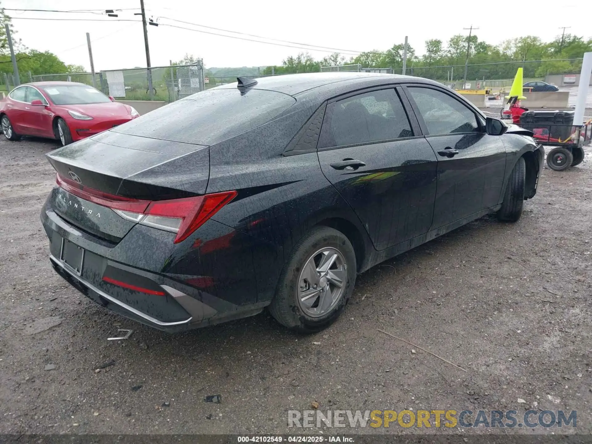 4 Photograph of a damaged car KMHLL4DG3RU829049 HYUNDAI ELANTRA 2024