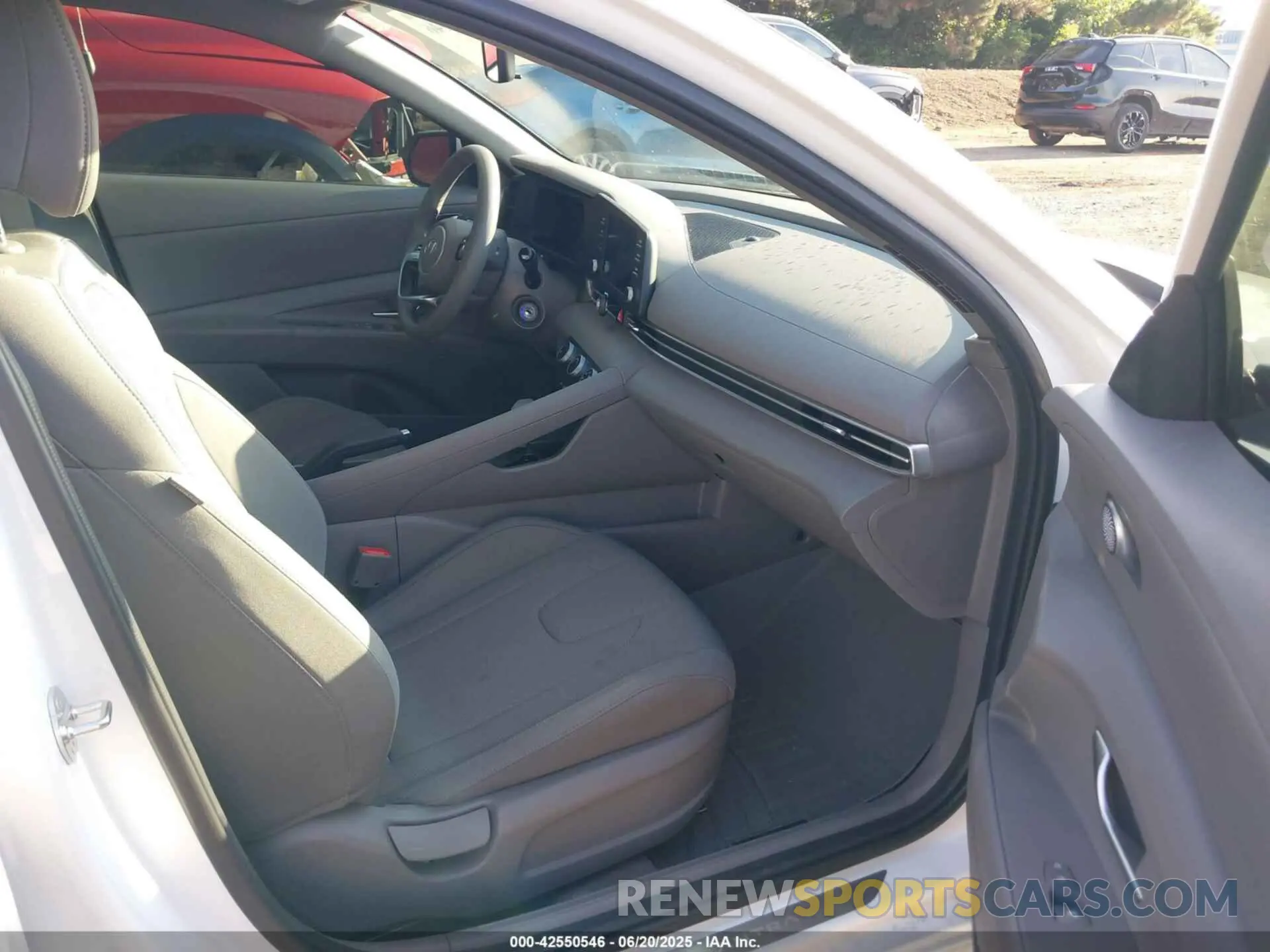 5 Photograph of a damaged car KMHLL4DG4RU727081 HYUNDAI ELANTRA 2024