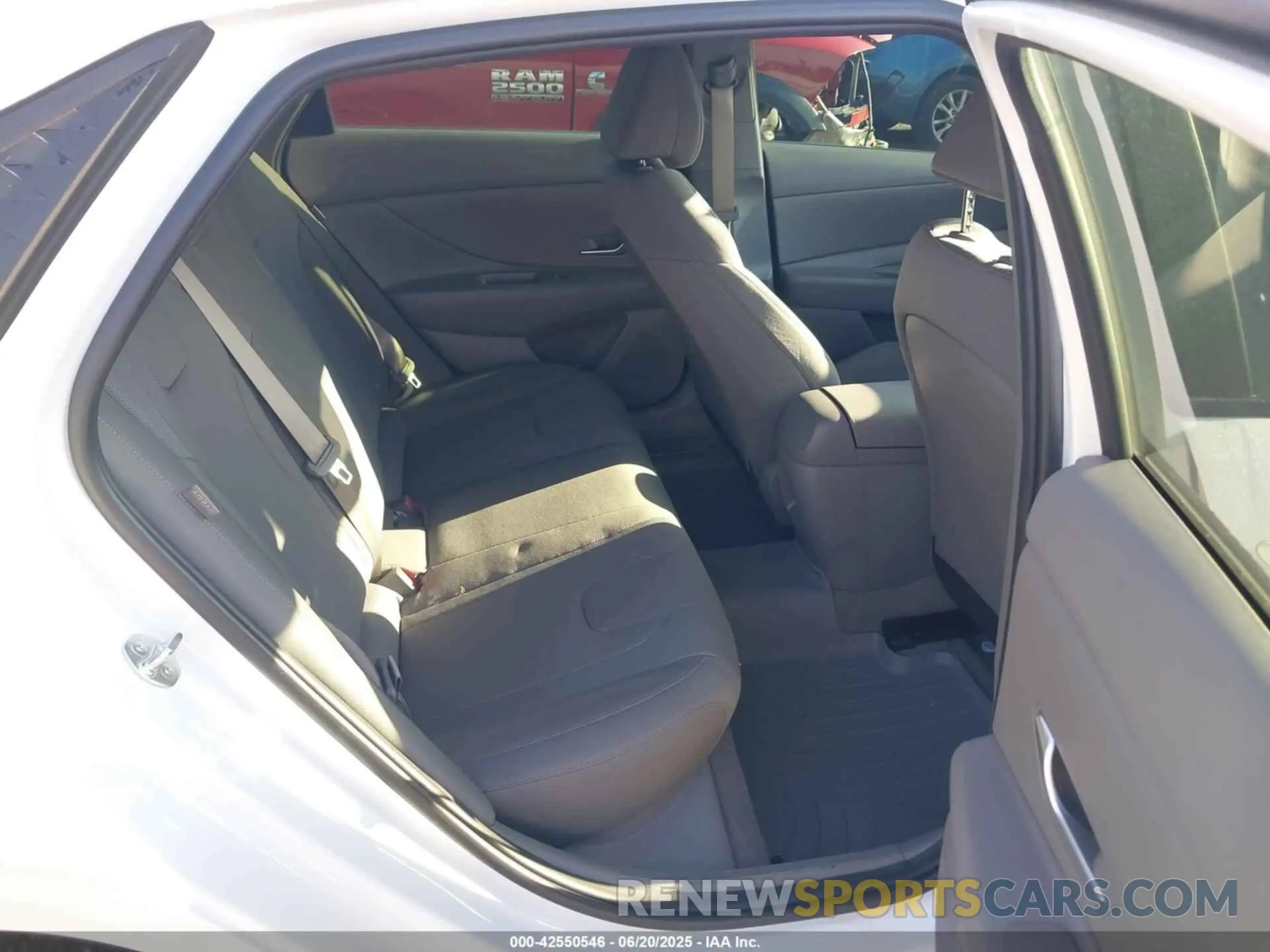 8 Photograph of a damaged car KMHLL4DG4RU727081 HYUNDAI ELANTRA 2024