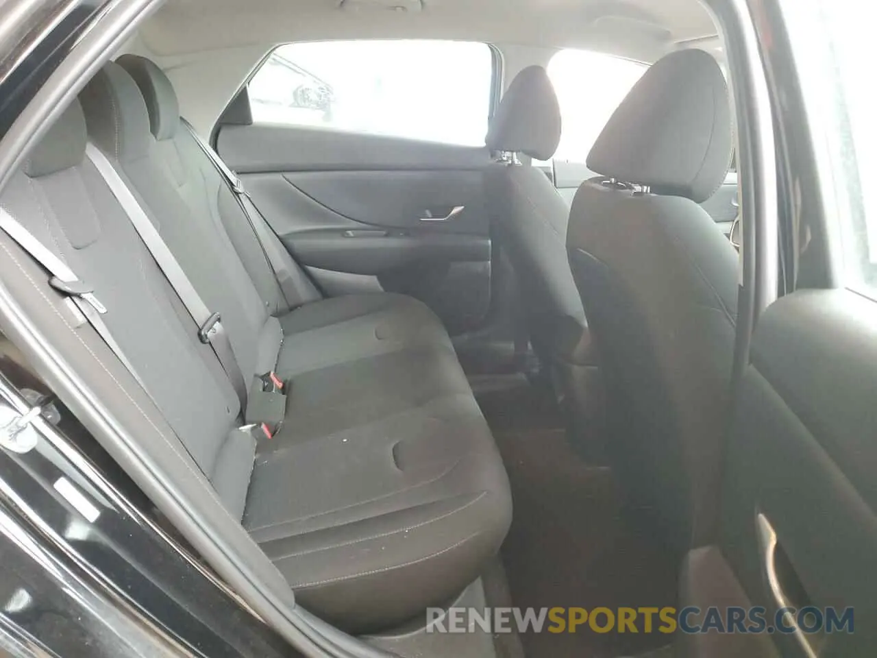 10 Photograph of a damaged car KMHLL4DG4RU842618 HYUNDAI ELANTRA 2024