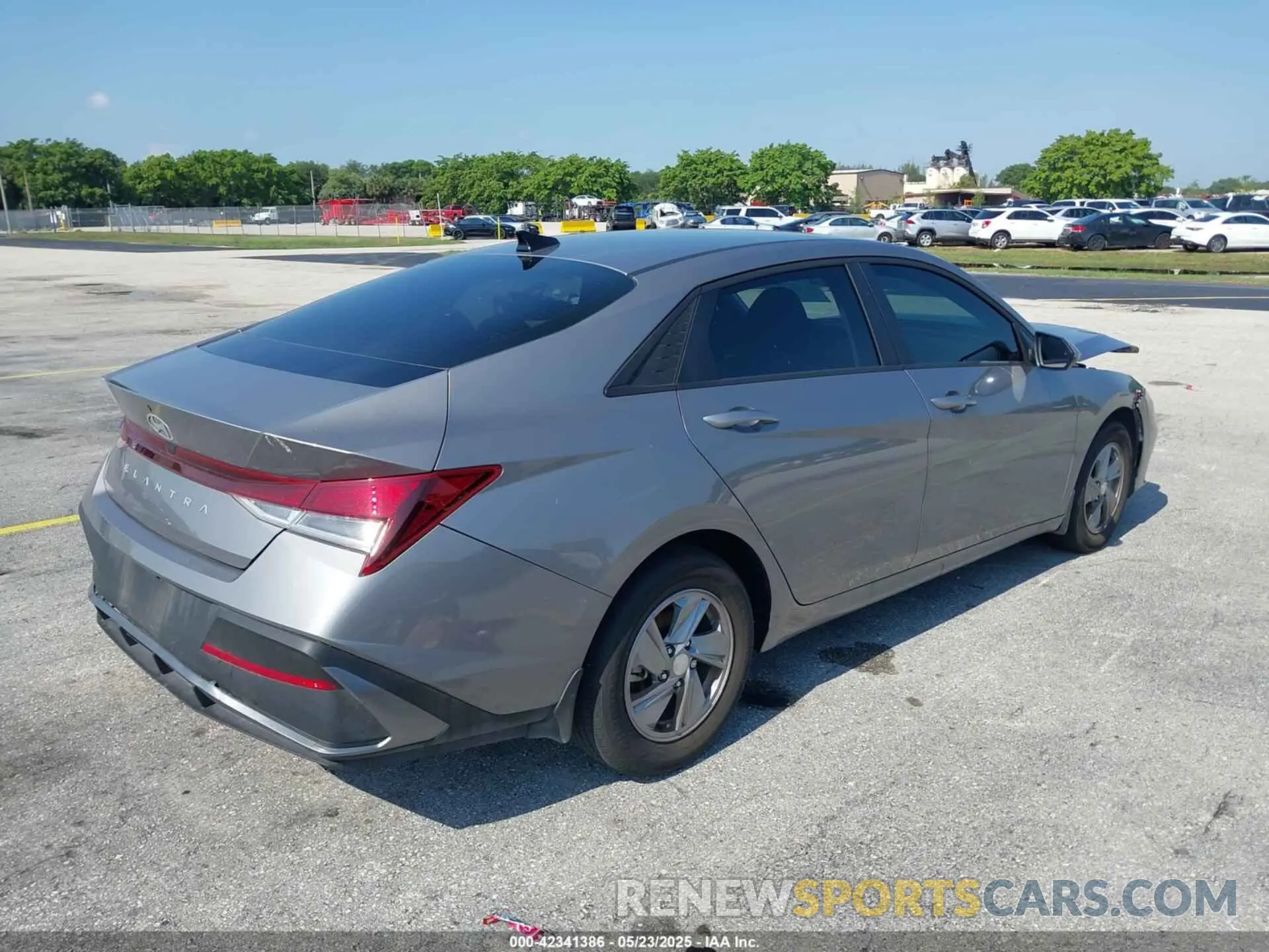 4 Photograph of a damaged car KMHLL4DG6RU801777 HYUNDAI ELANTRA 2024