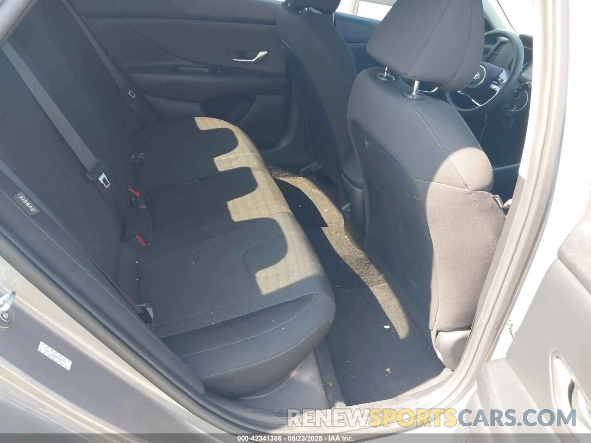 8 Photograph of a damaged car KMHLL4DG6RU801777 HYUNDAI ELANTRA 2024