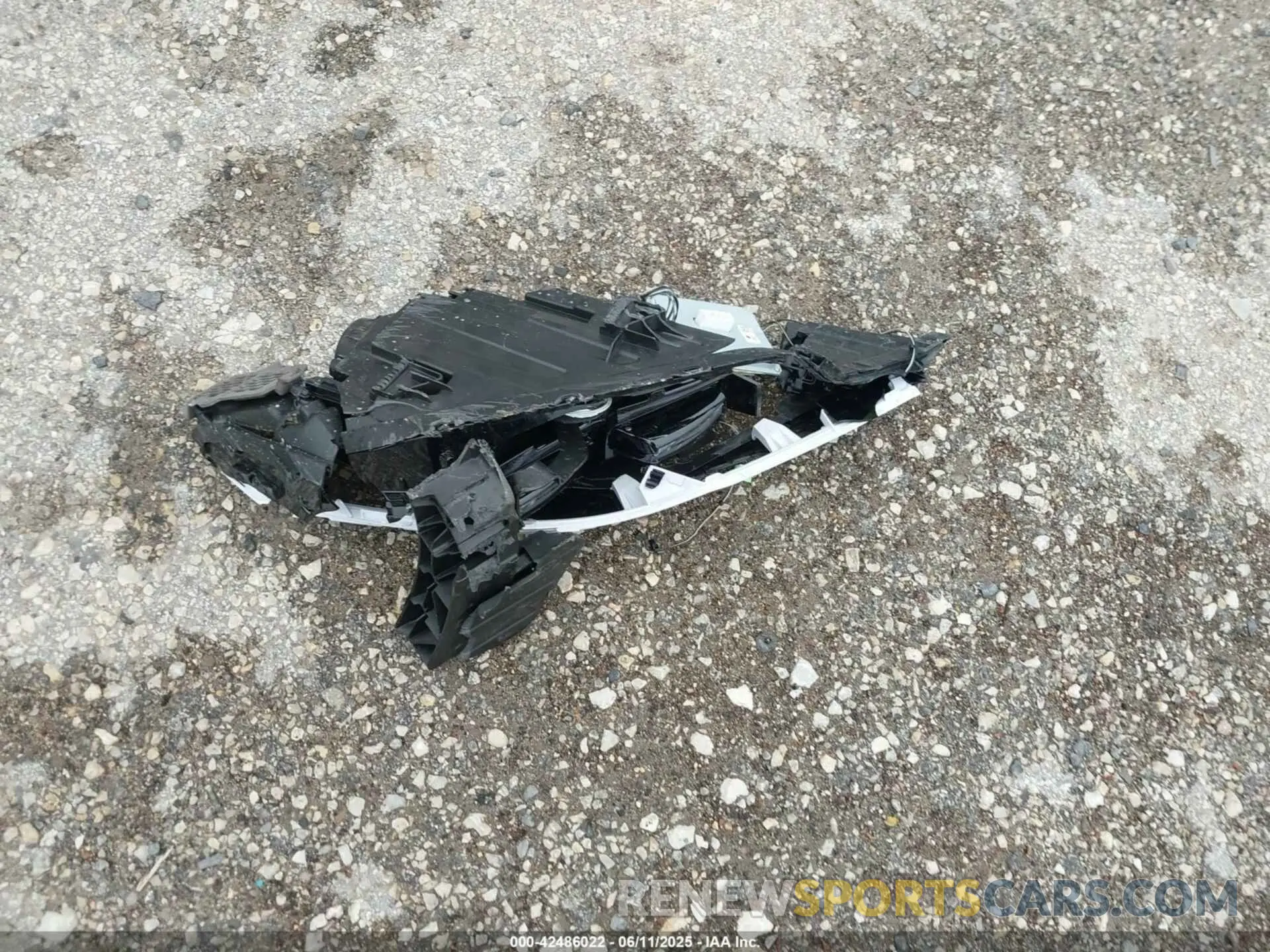 12 Photograph of a damaged car KMHLL4DG7RU821097 HYUNDAI ELANTRA 2024