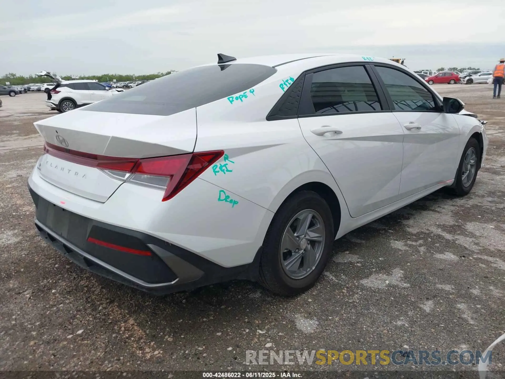 4 Photograph of a damaged car KMHLL4DG7RU821097 HYUNDAI ELANTRA 2024