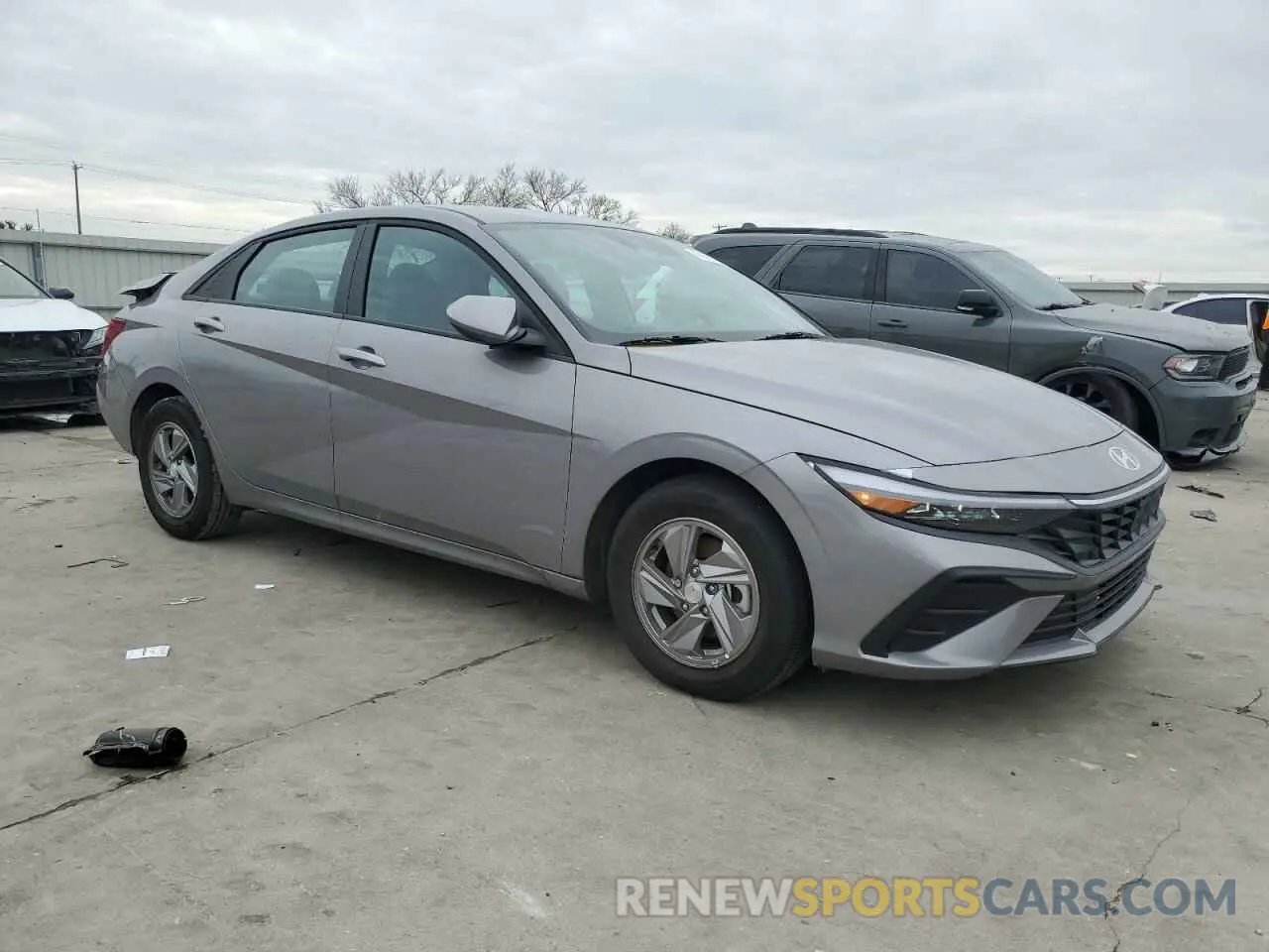 4 Photograph of a damaged car KMHLL4DG7RU850454 HYUNDAI ELANTRA 2024