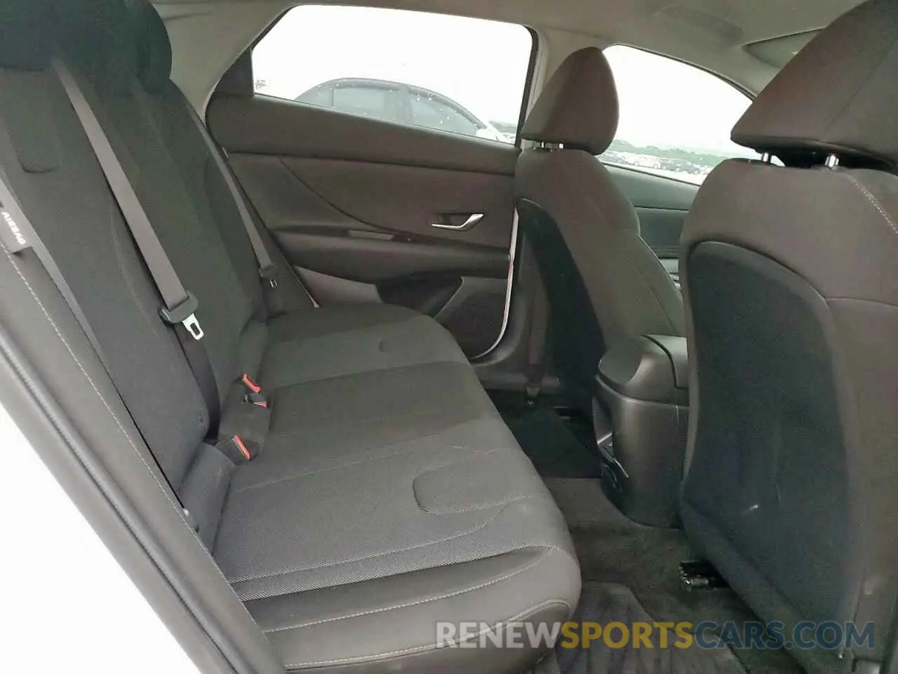 10 Photograph of a damaged car KMHLL4DG8RU761833 HYUNDAI ELANTRA 2024