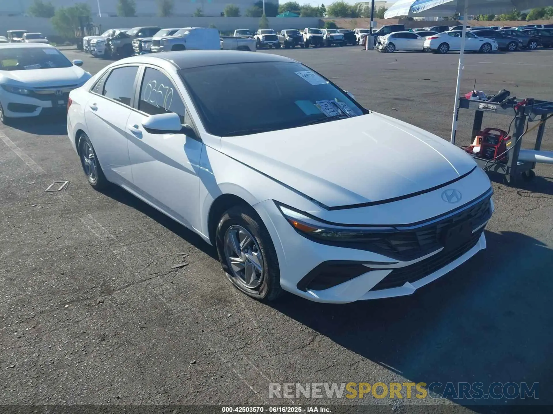 1 Photograph of a damaged car KMHLL4DG8RU816118 HYUNDAI ELANTRA 2024