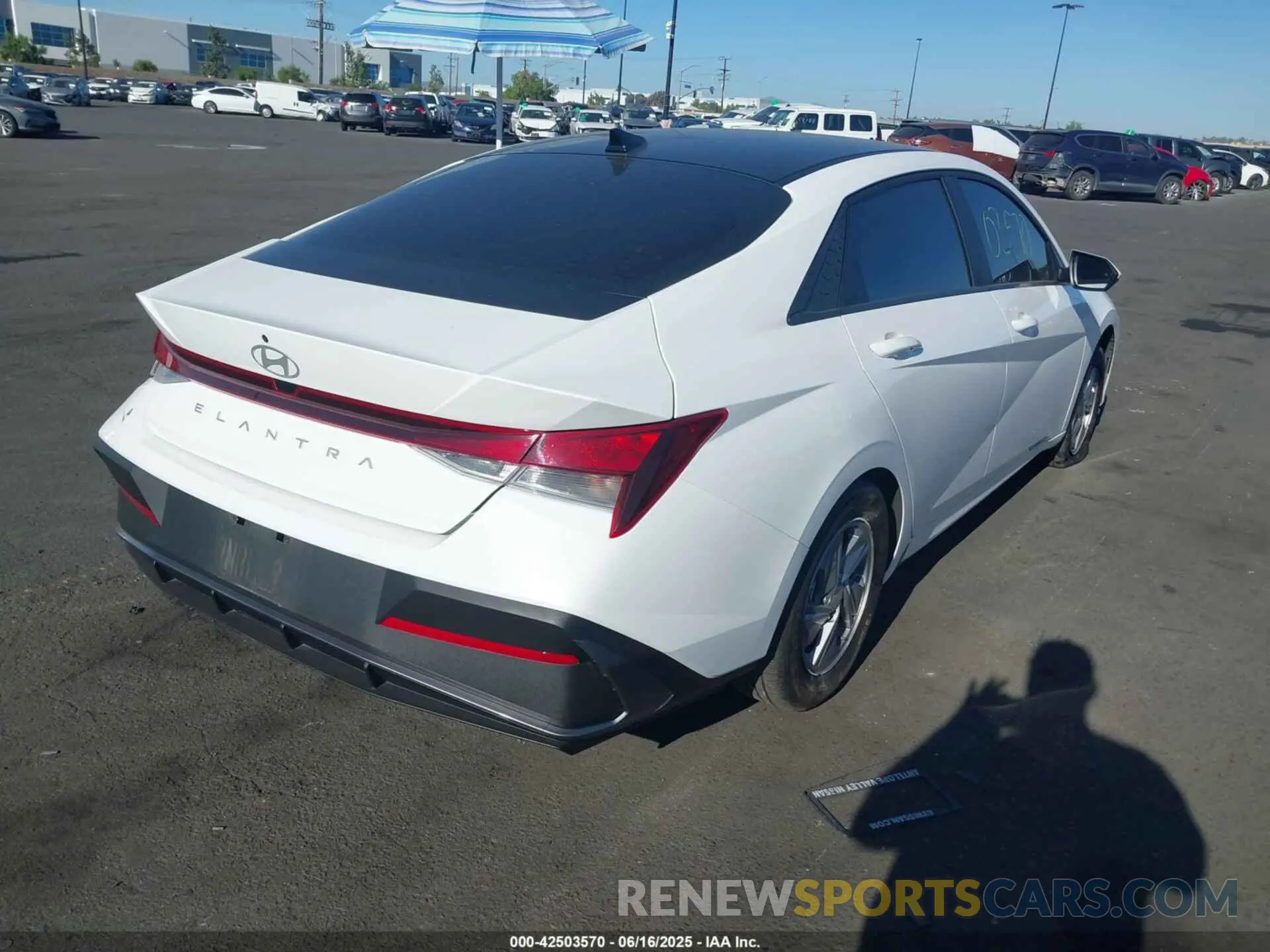 4 Photograph of a damaged car KMHLL4DG8RU816118 HYUNDAI ELANTRA 2024