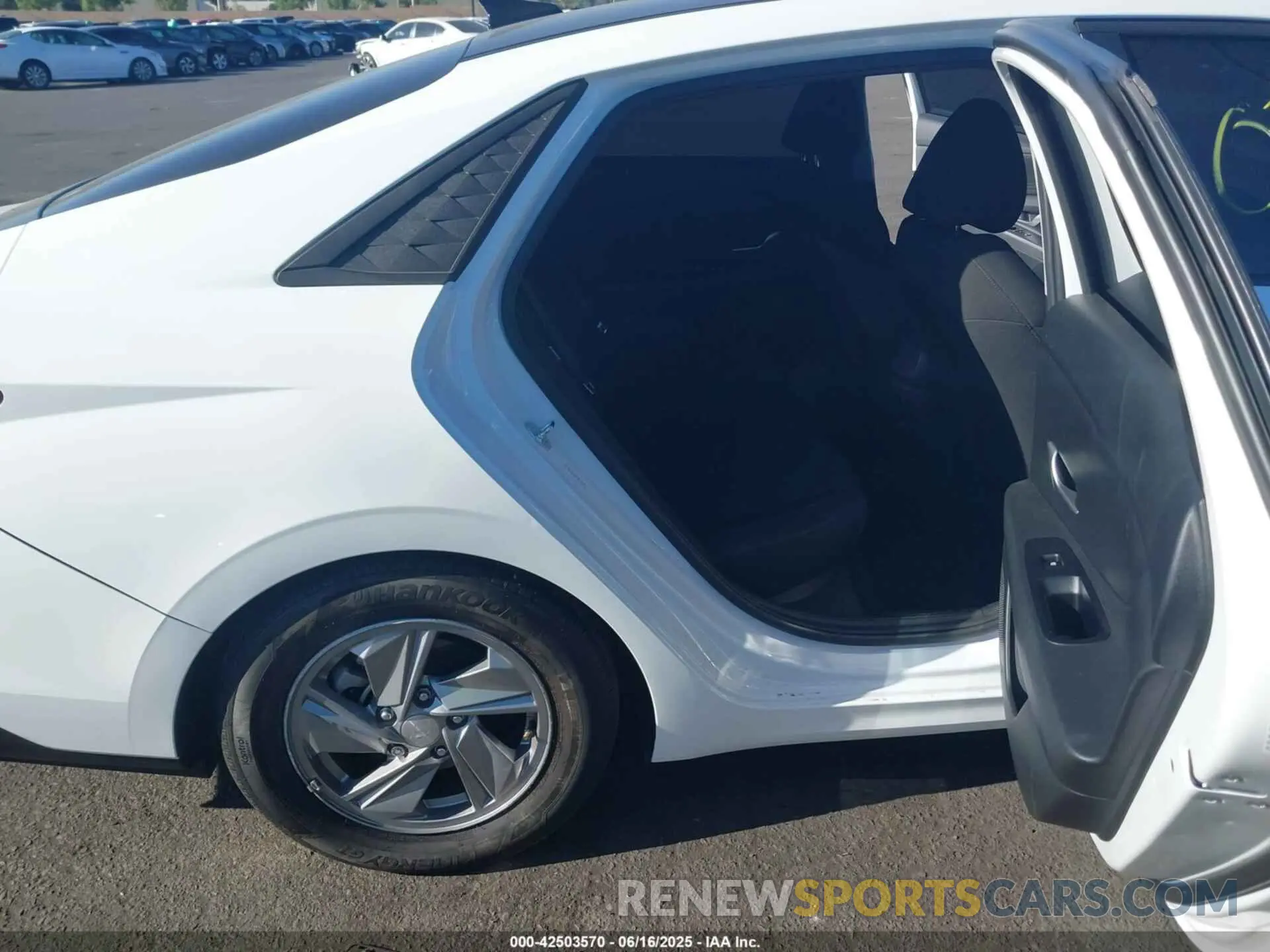 8 Photograph of a damaged car KMHLL4DG8RU816118 HYUNDAI ELANTRA 2024