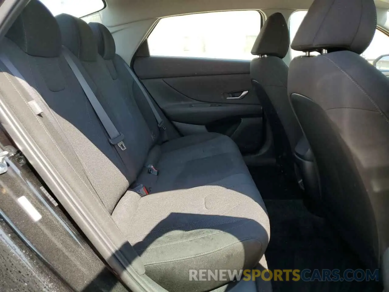 10 Photograph of a damaged car KMHLL4DGXRU743141 HYUNDAI ELANTRA 2024