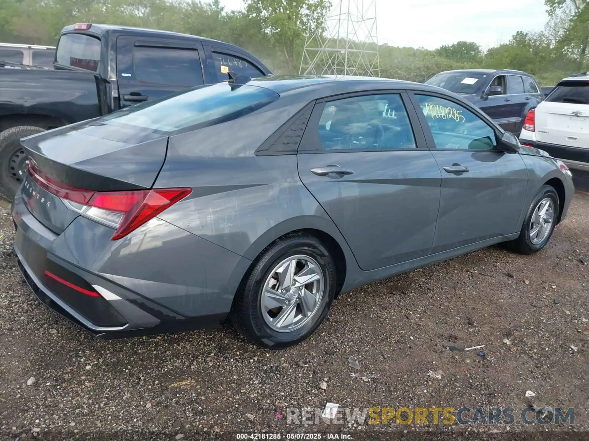 4 Photograph of a damaged car KMHLL4DGXRU786085 HYUNDAI ELANTRA 2024