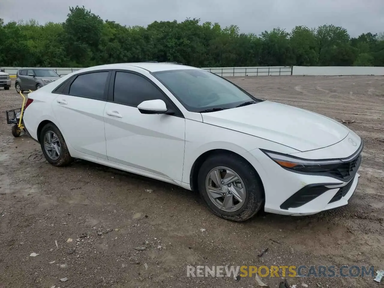 4 Photograph of a damaged car KMHLL4DGXRU790542 HYUNDAI ELANTRA 2024