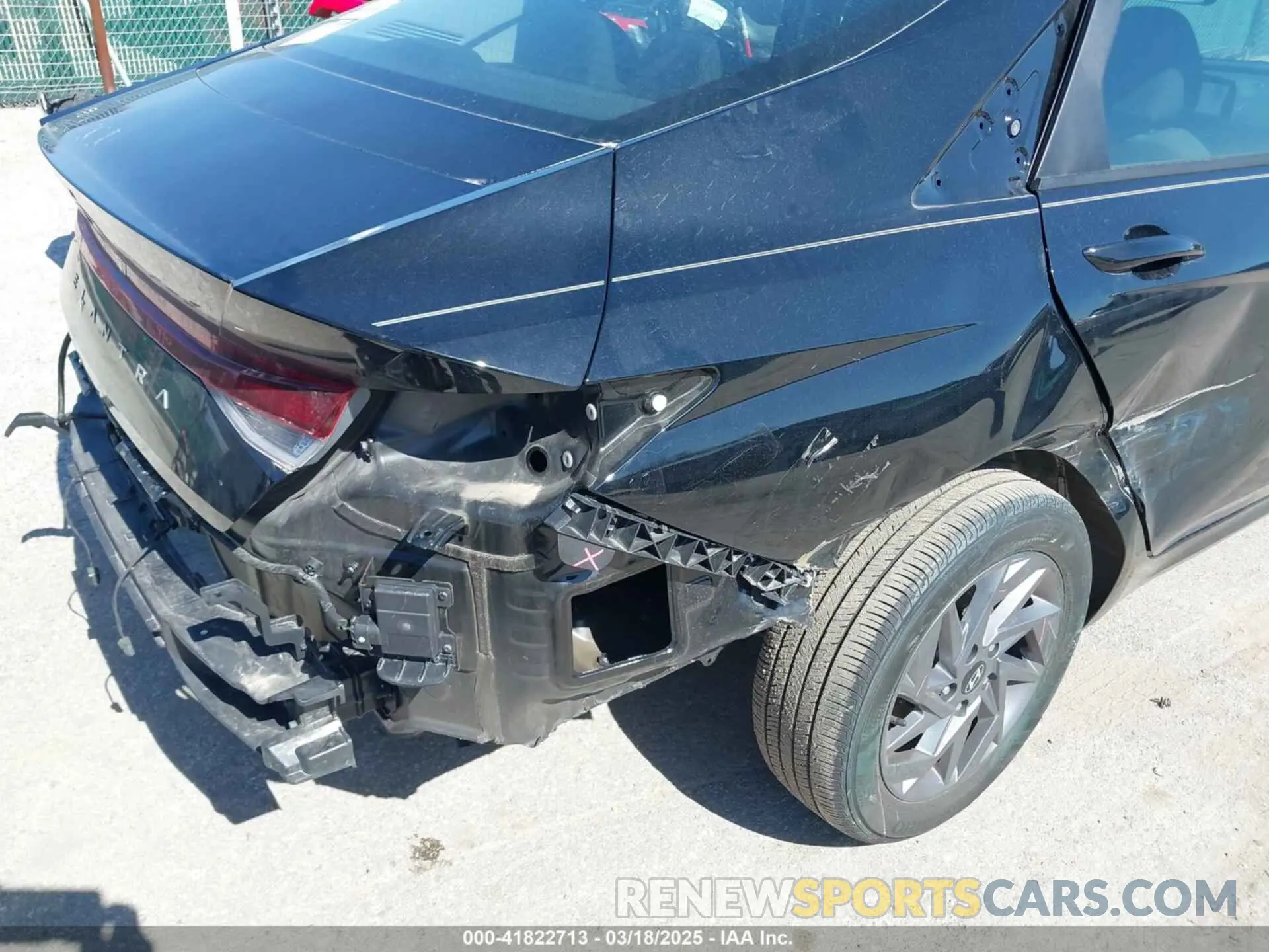 18 Photograph of a damaged car KMHLM4DG0RU640615 HYUNDAI ELANTRA 2024