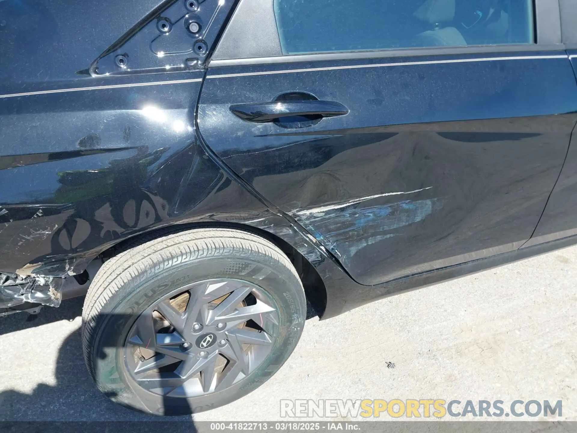 19 Photograph of a damaged car KMHLM4DG0RU640615 HYUNDAI ELANTRA 2024