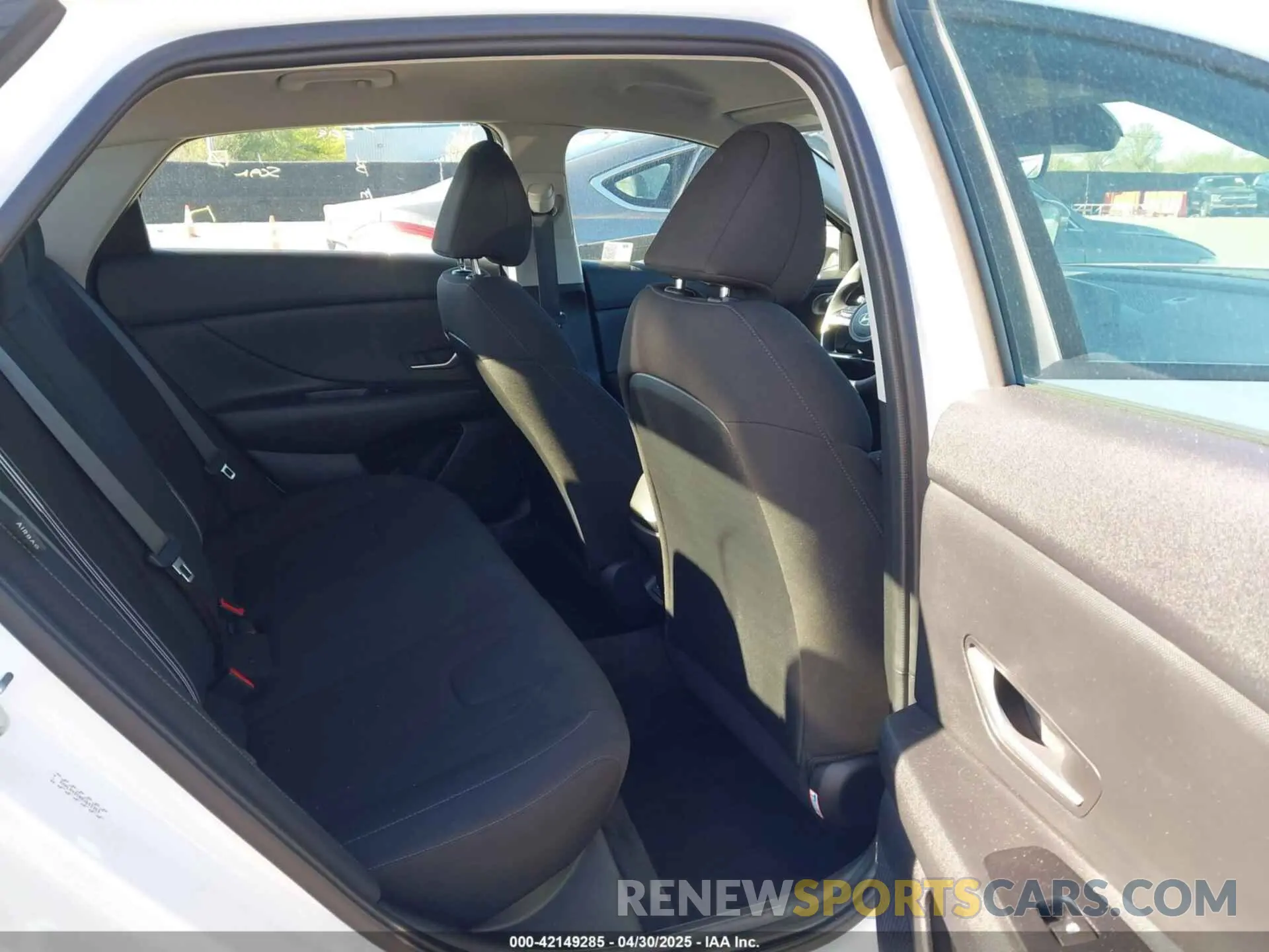 8 Photograph of a damaged car KMHLM4DG0RU643353 HYUNDAI ELANTRA 2024