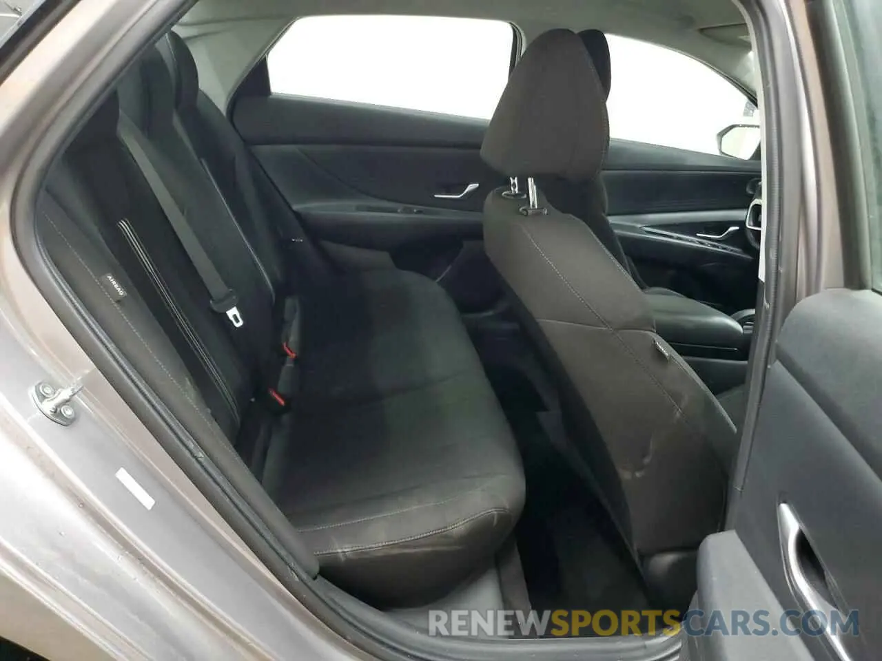 10 Photograph of a damaged car KMHLM4DG0RU672139 HYUNDAI ELANTRA 2024