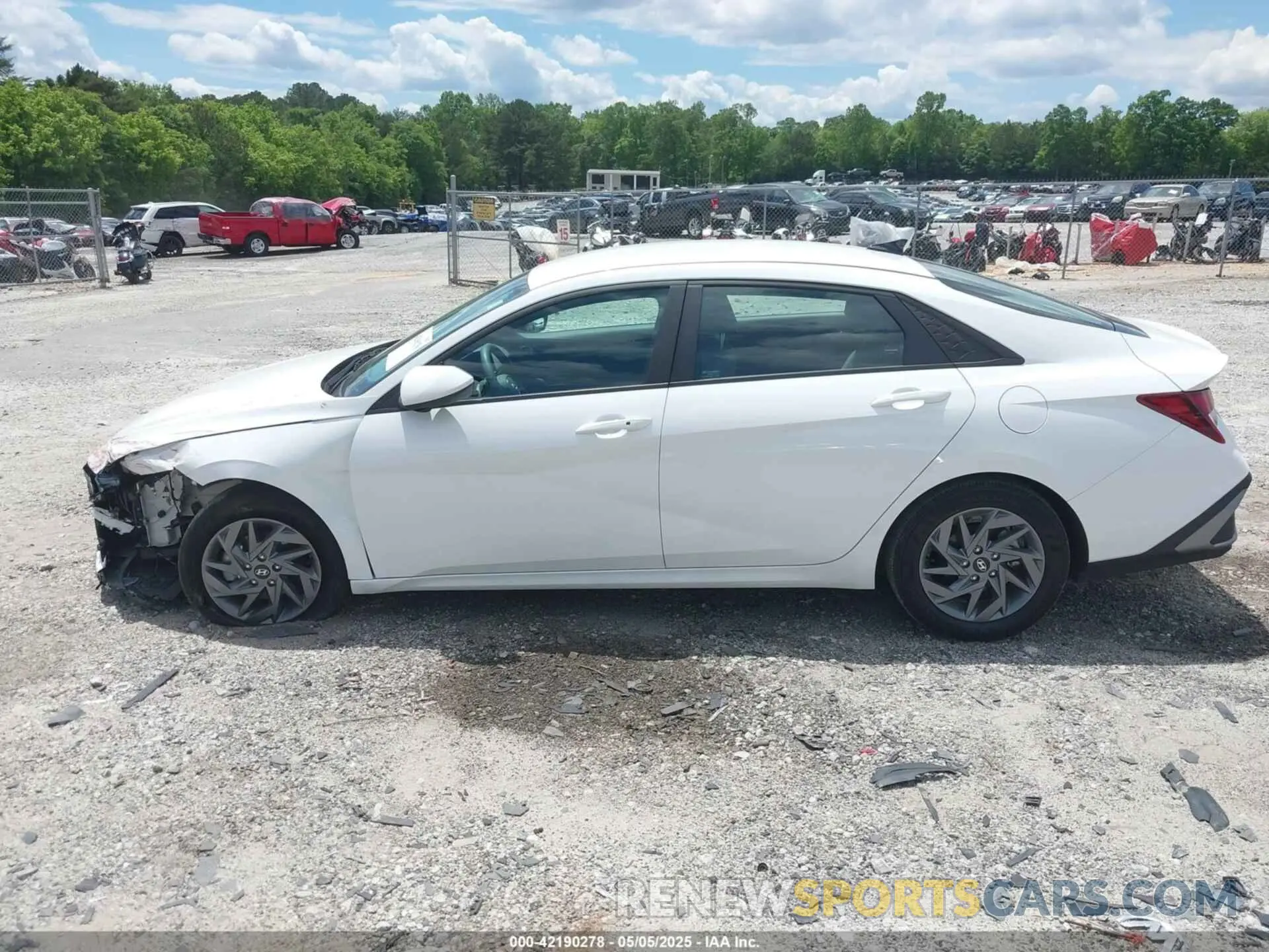 15 Photograph of a damaged car KMHLM4DG0RU672240 HYUNDAI ELANTRA 2024